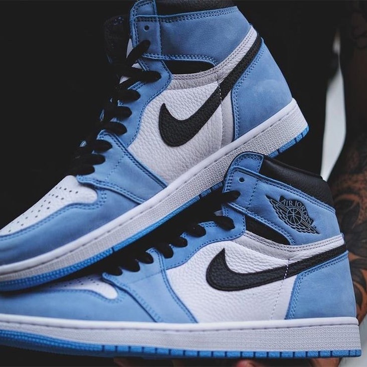 Nike x Kasina Dunk Low 80's Bus, Jordan 1 Mid SE Signal Blue 착용 스타일 - 4