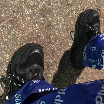 Balenciaga Triple S Trainer Triple Black 착용 스타일