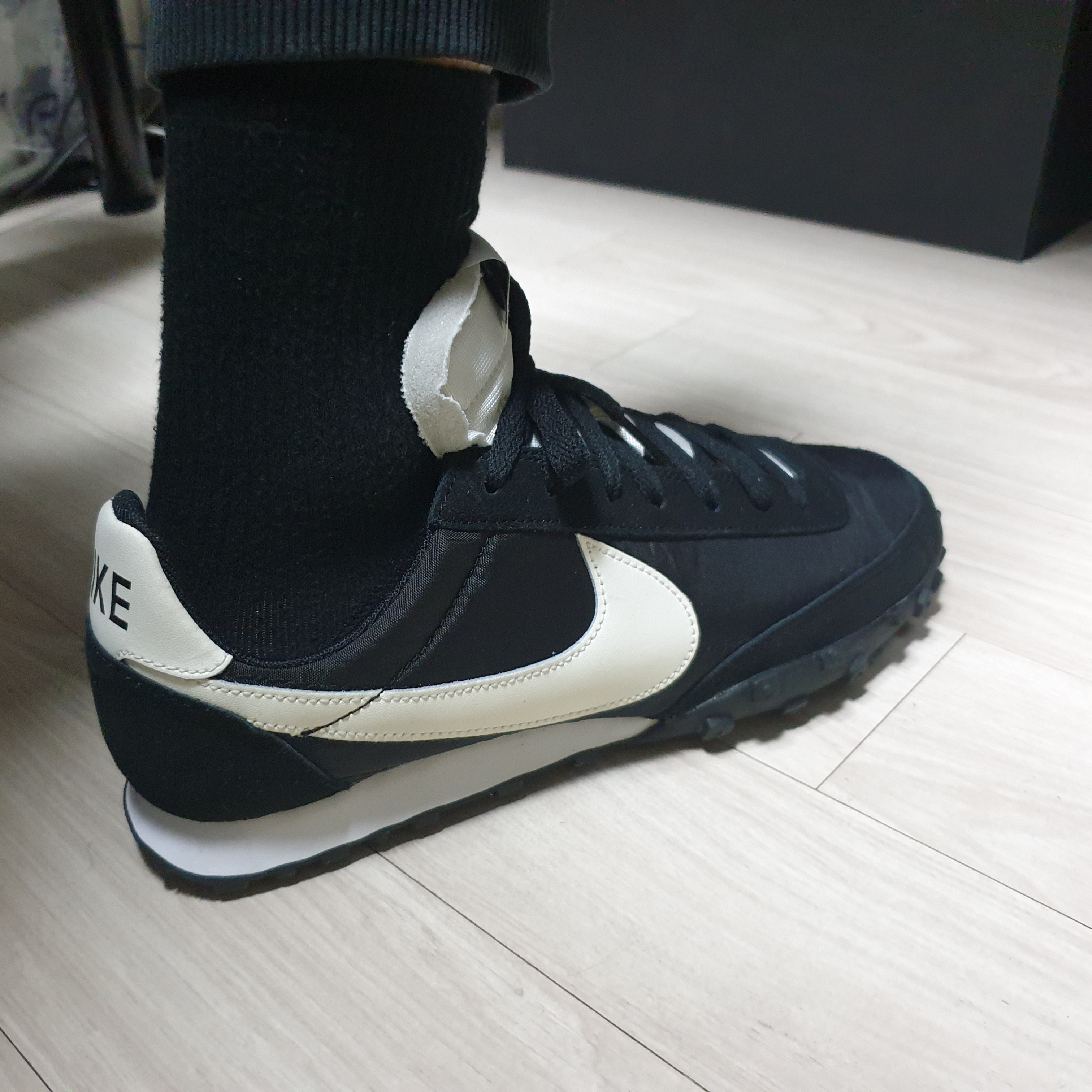 Nike Waffle Racer Black 착용 스타일