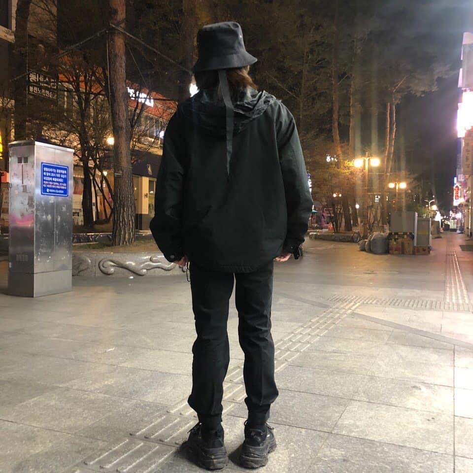 Balenciaga Triple S Trainer Triple Black 착용 스타일