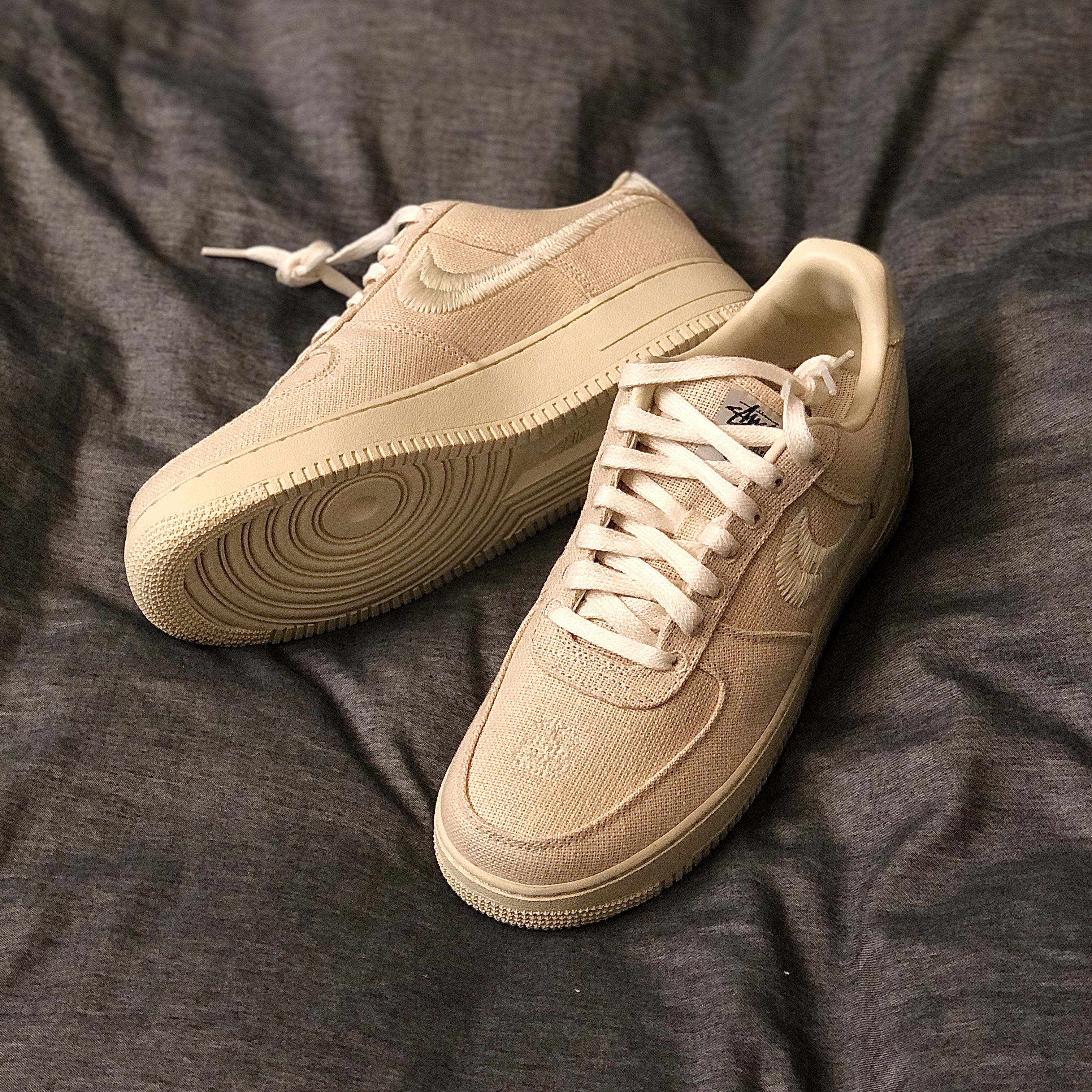Nike x Stussy Air Force 1 Low Fossil 착용 스타일 - 1