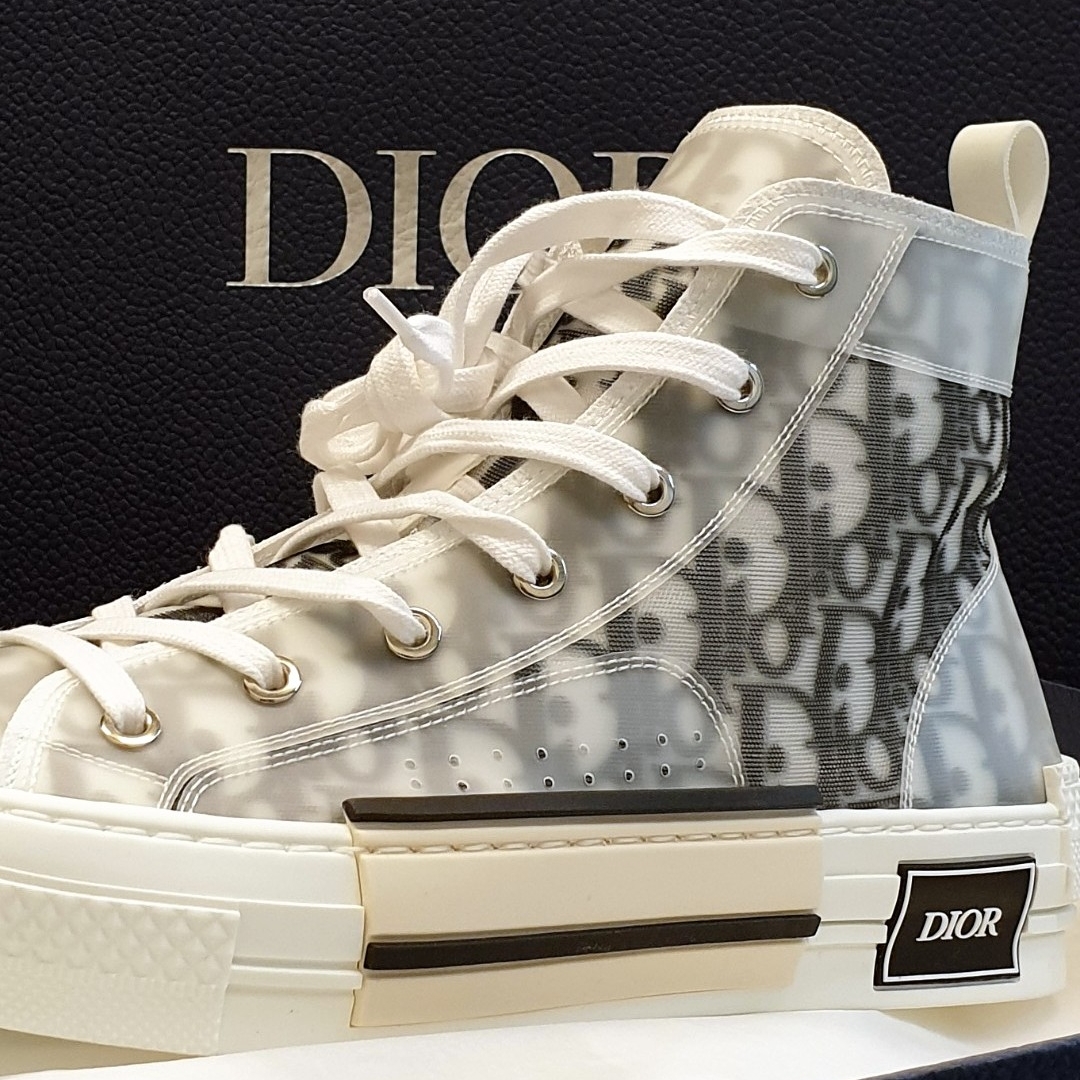 Dior B23 High Dior Oblique White & Black 착용 스타일