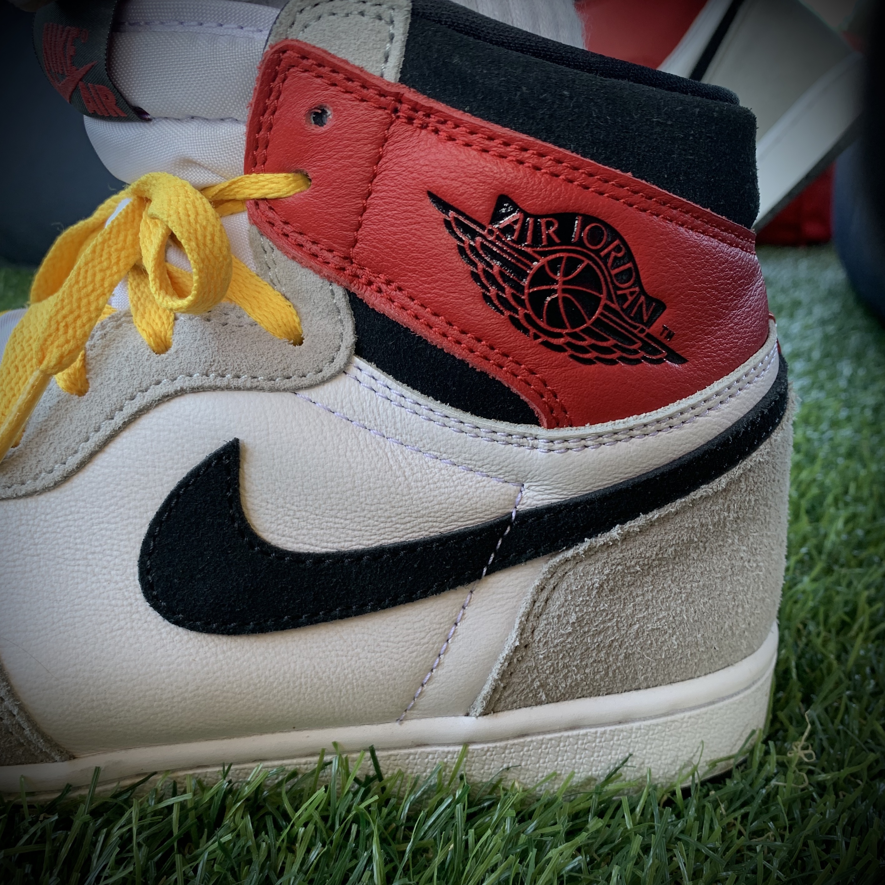 Jordan 1 Retro High OG Light Smoke Grey 착용 스타일