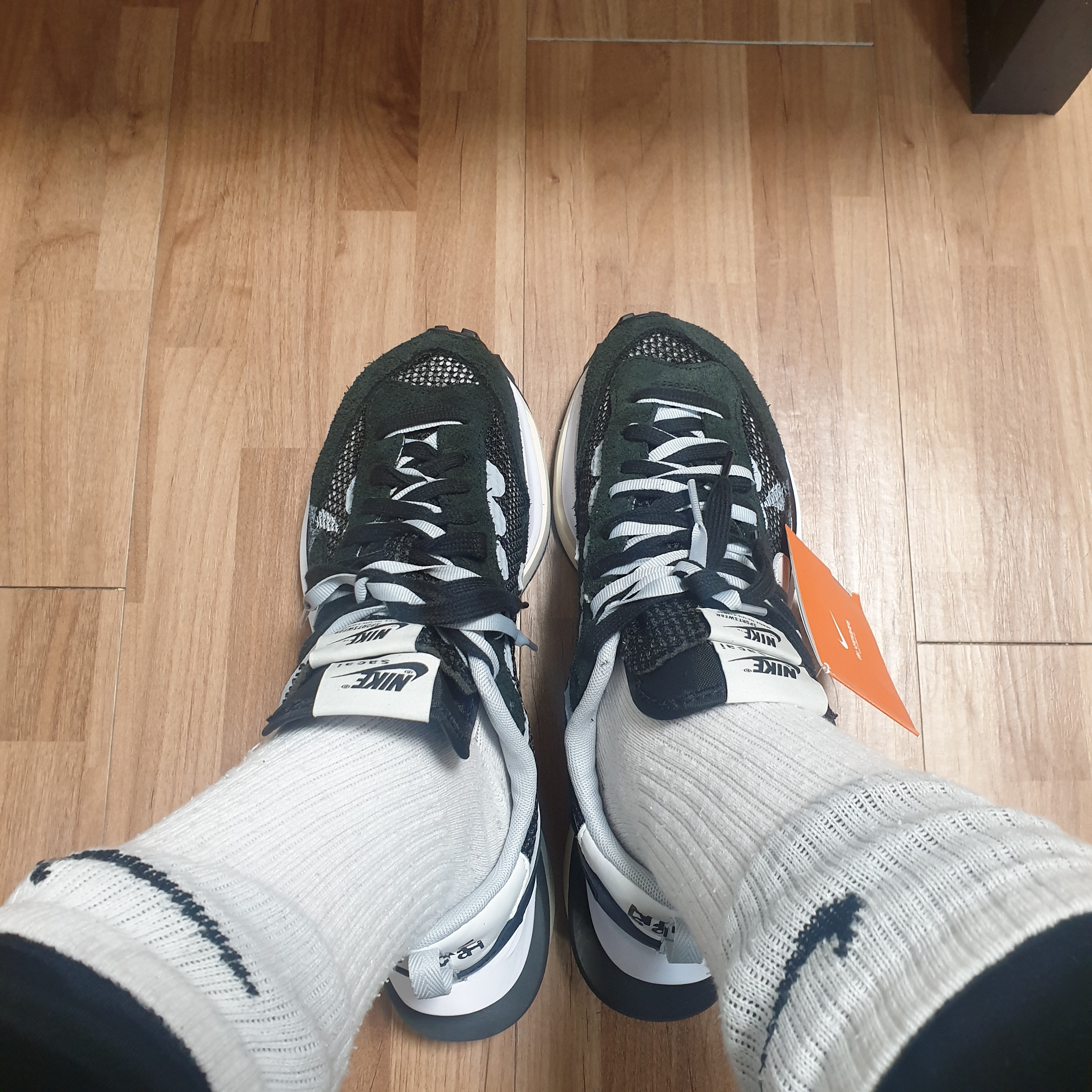 Nike x Sacai VaporWaffle Black White 착용 스타일