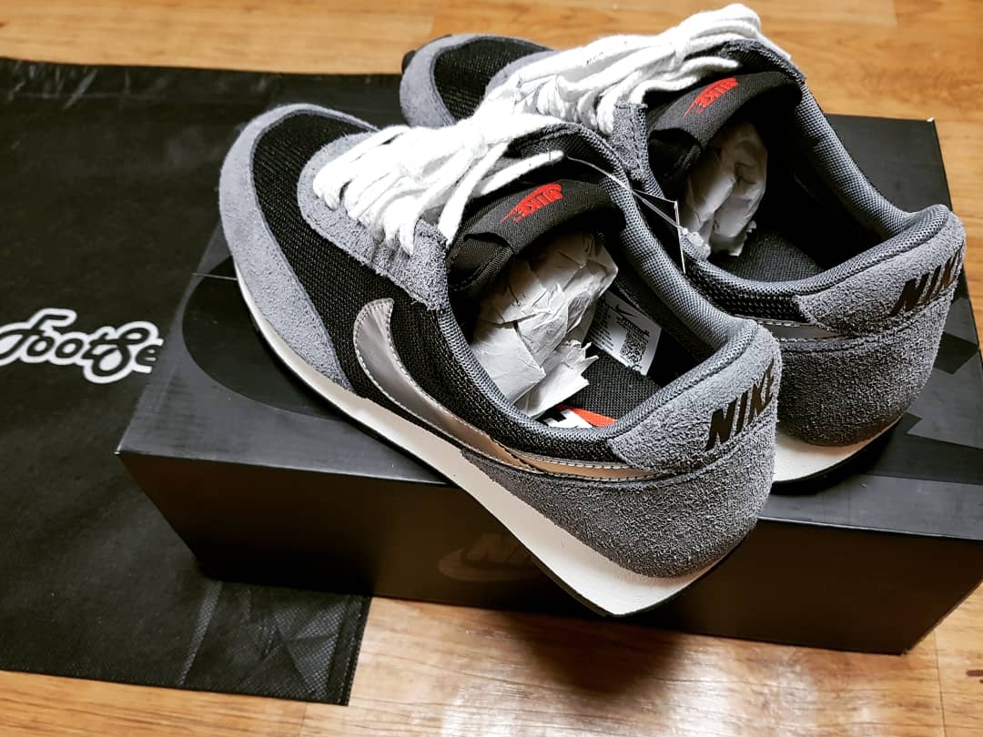 Nike Daybreak SP Black Metallic Silver 착용 스타일 - 2
