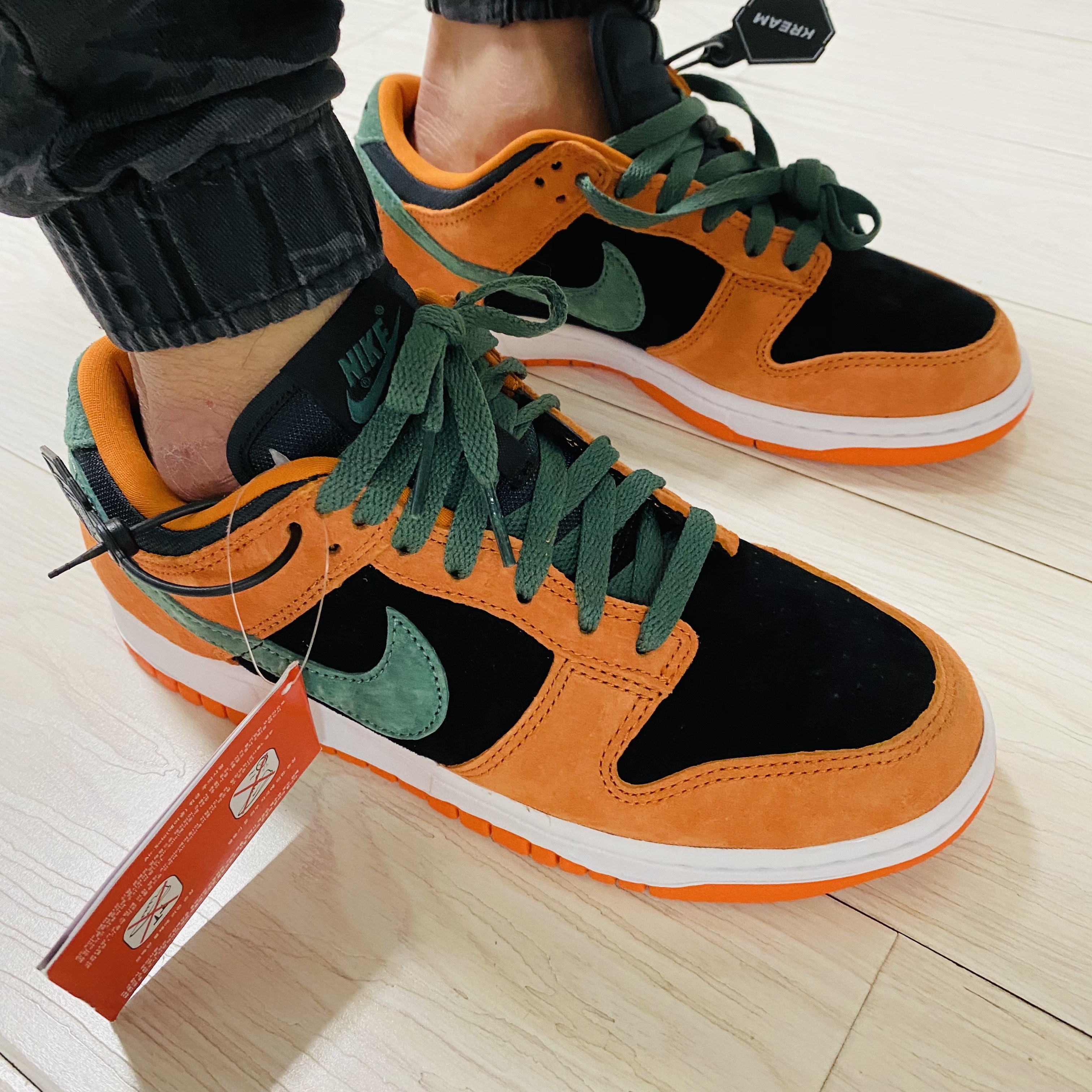 Nike Dunk Low SP Ceramic 착용 스타일 - 2