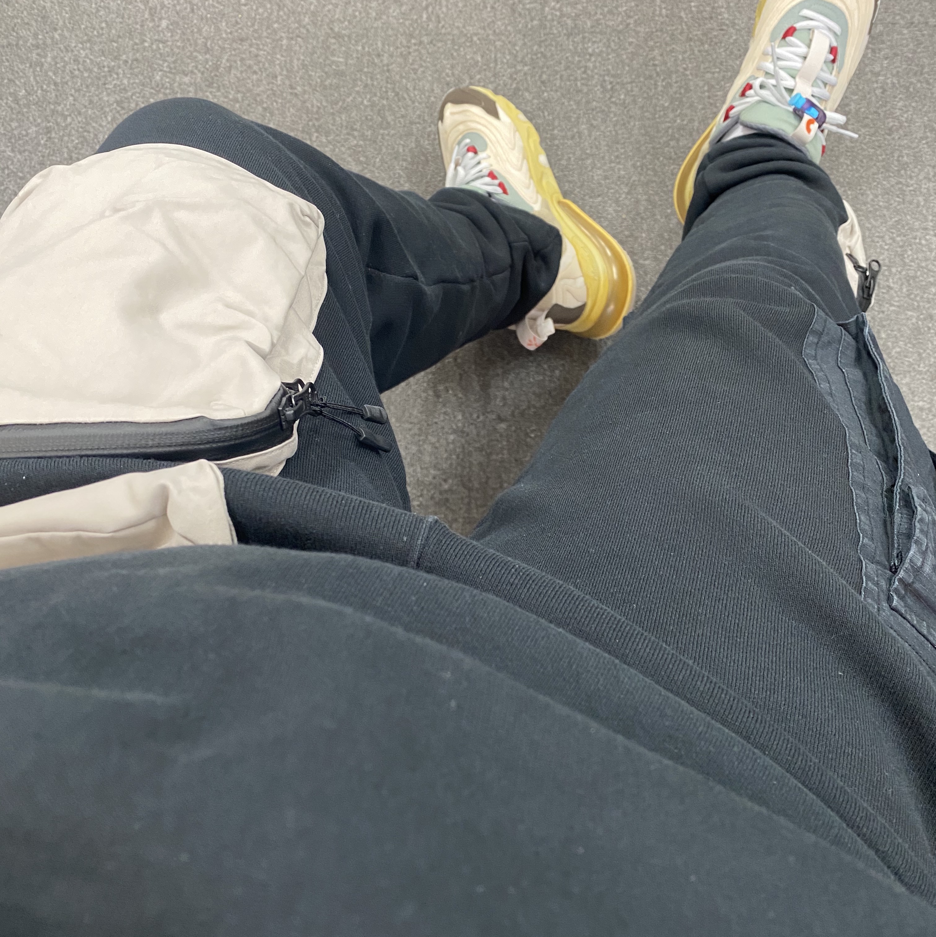 Nike x Travis Scott NRG AG Utility Sweatpants Black, Nike x Travis Scott Air Max 270 React Cactus Trails 착용 스타일 - 2