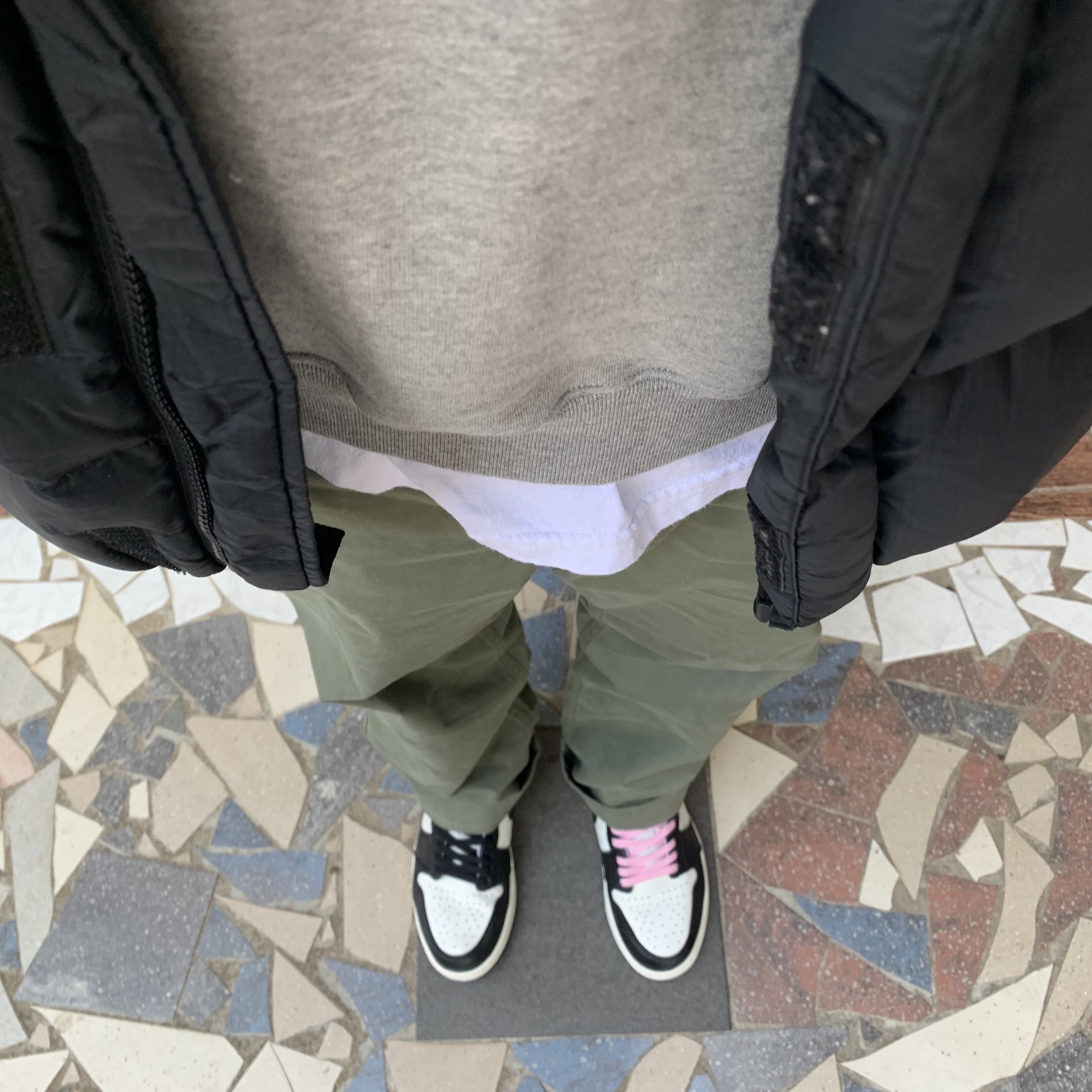 Nike x Stussy NRG BR Crew Fleece Grey, Jordan 1 Retro High OG Black Mocha 착용 스타일