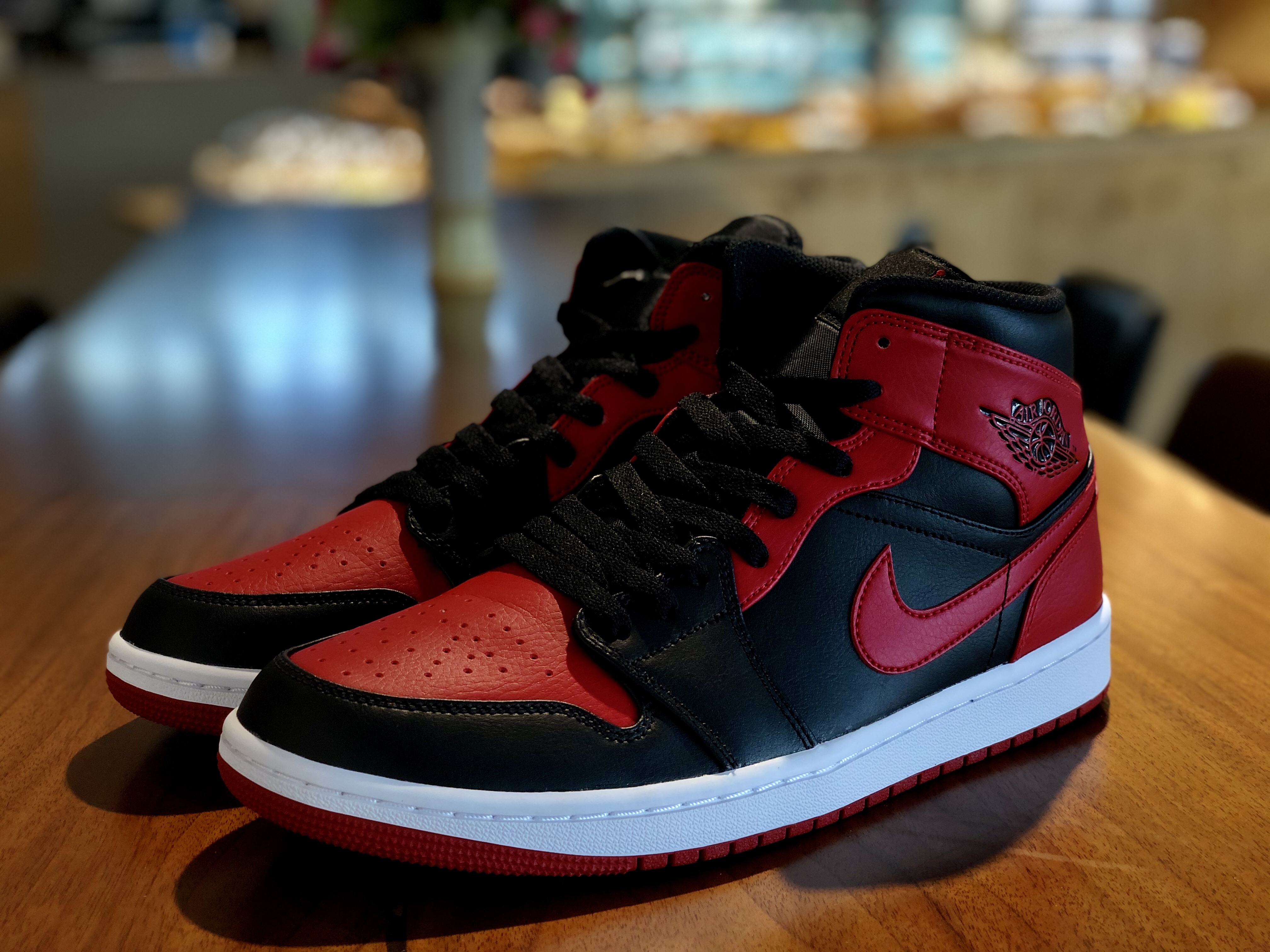 Jordan 1 Mid Bred Banned 2020 착용 스타일 - 1