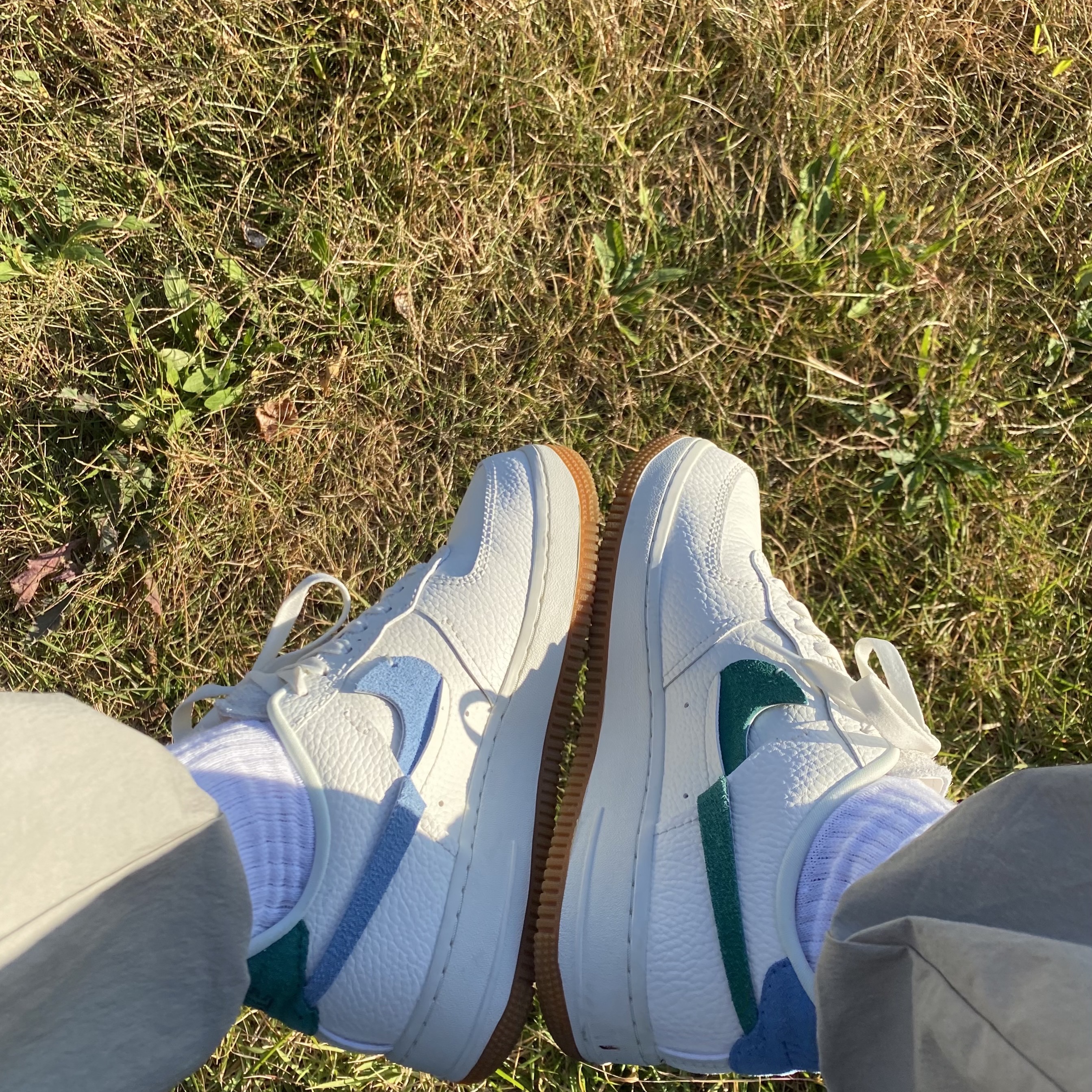 (W) Nike Air Force 1 Vandalized Sail Mystic Green 착용 스타일