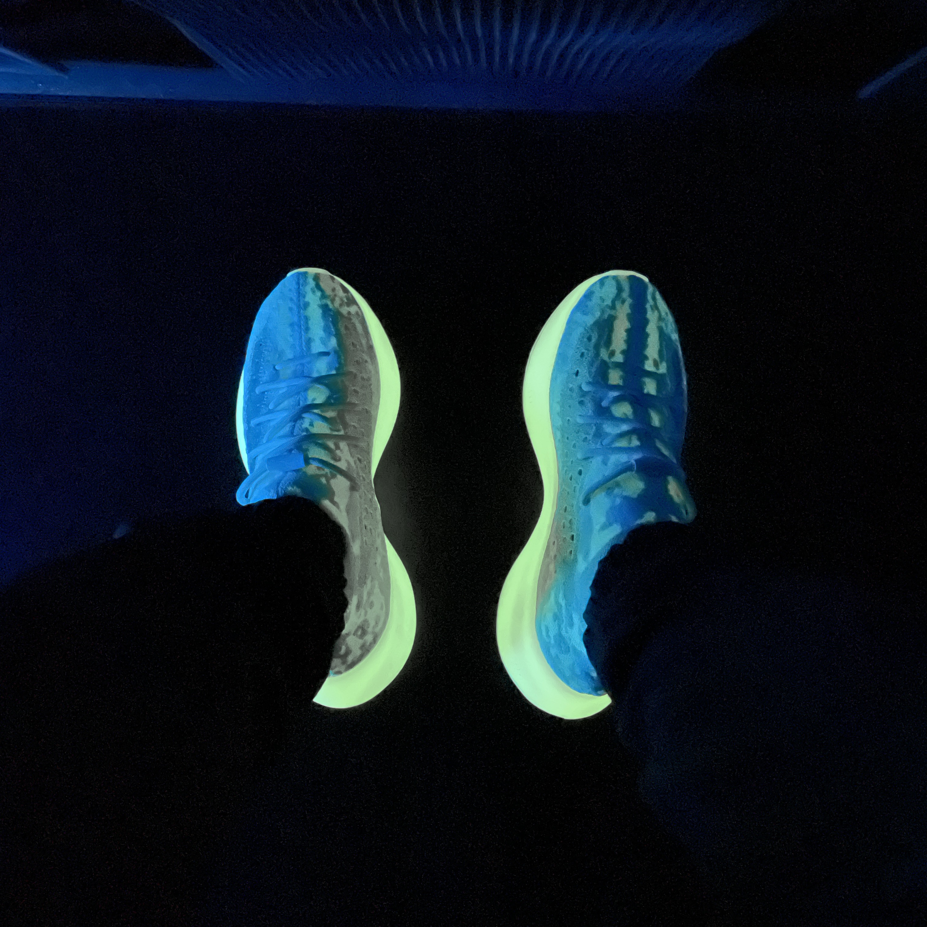 Adidas Yeezy Boost 380 Calcite Glow 착용 스타일 - 2