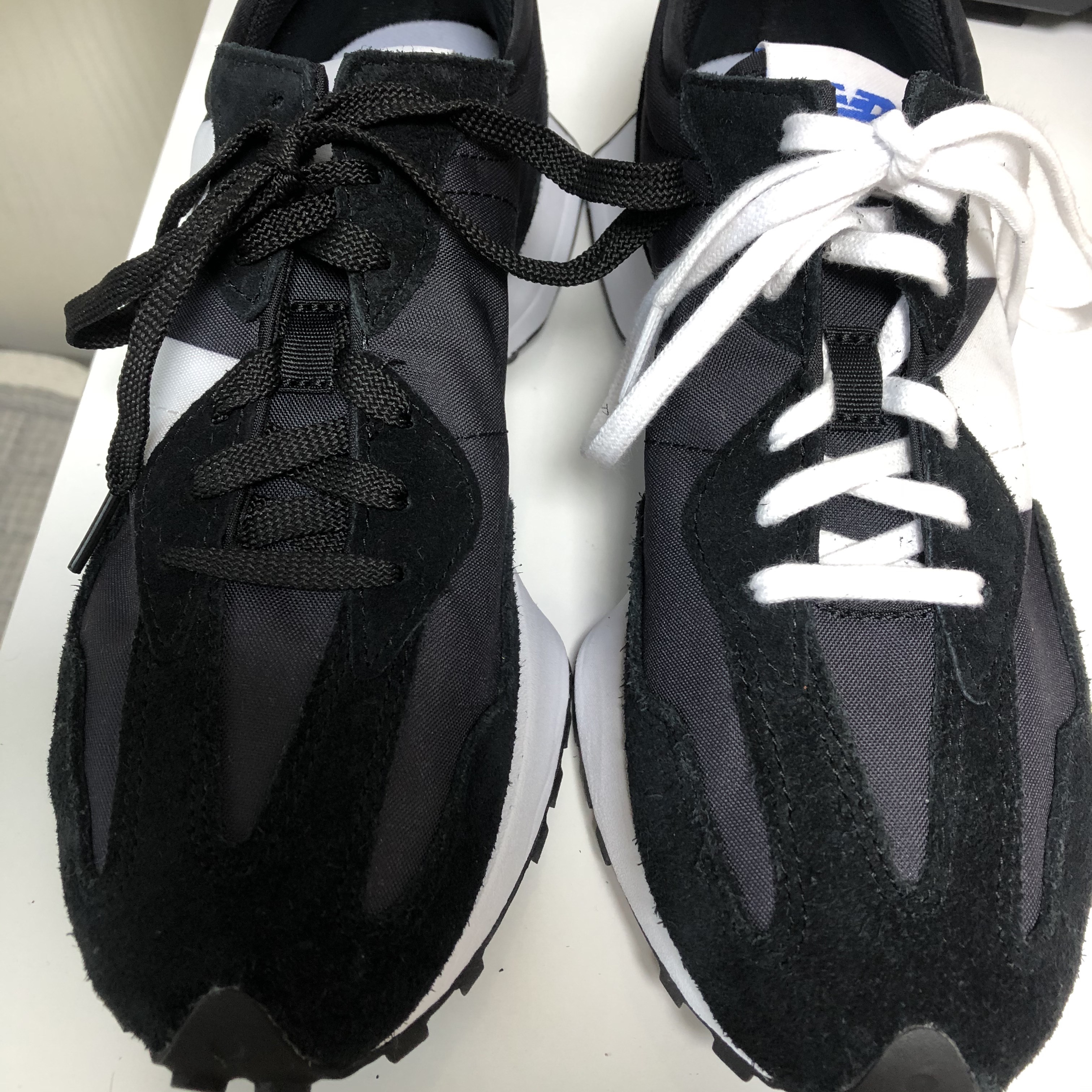 New Balance 327 Black 착용 스타일 - 1
