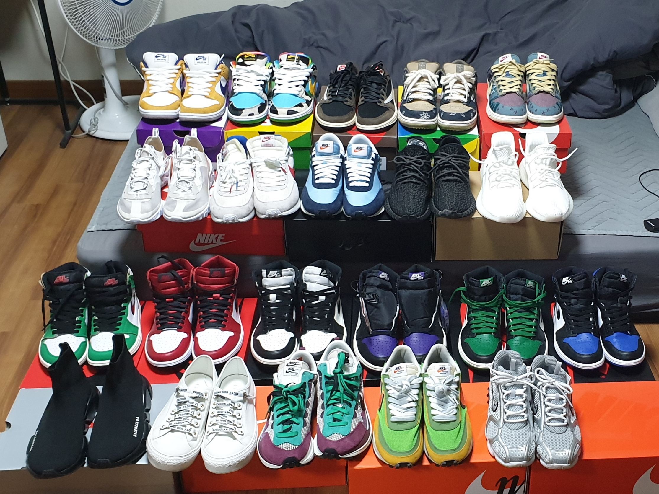 Nike React Element 87 Sail Light Bone, Adidas Yeezy Boost 350 Pirate Black 2015 착용 스타일