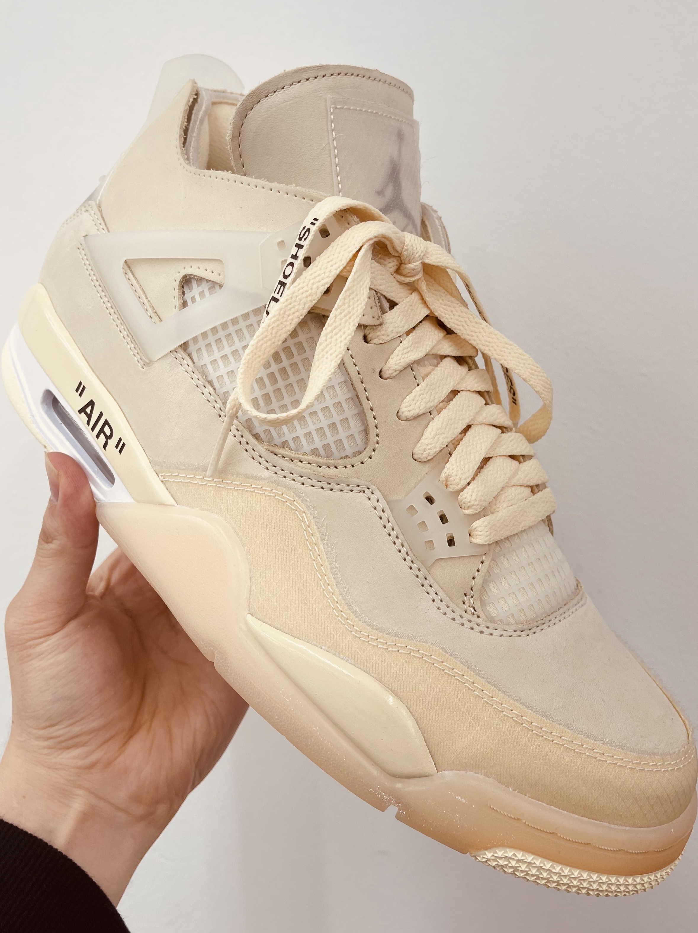 (W) Jordan 4 x Off-White Retro SP Sail 착용 스타일