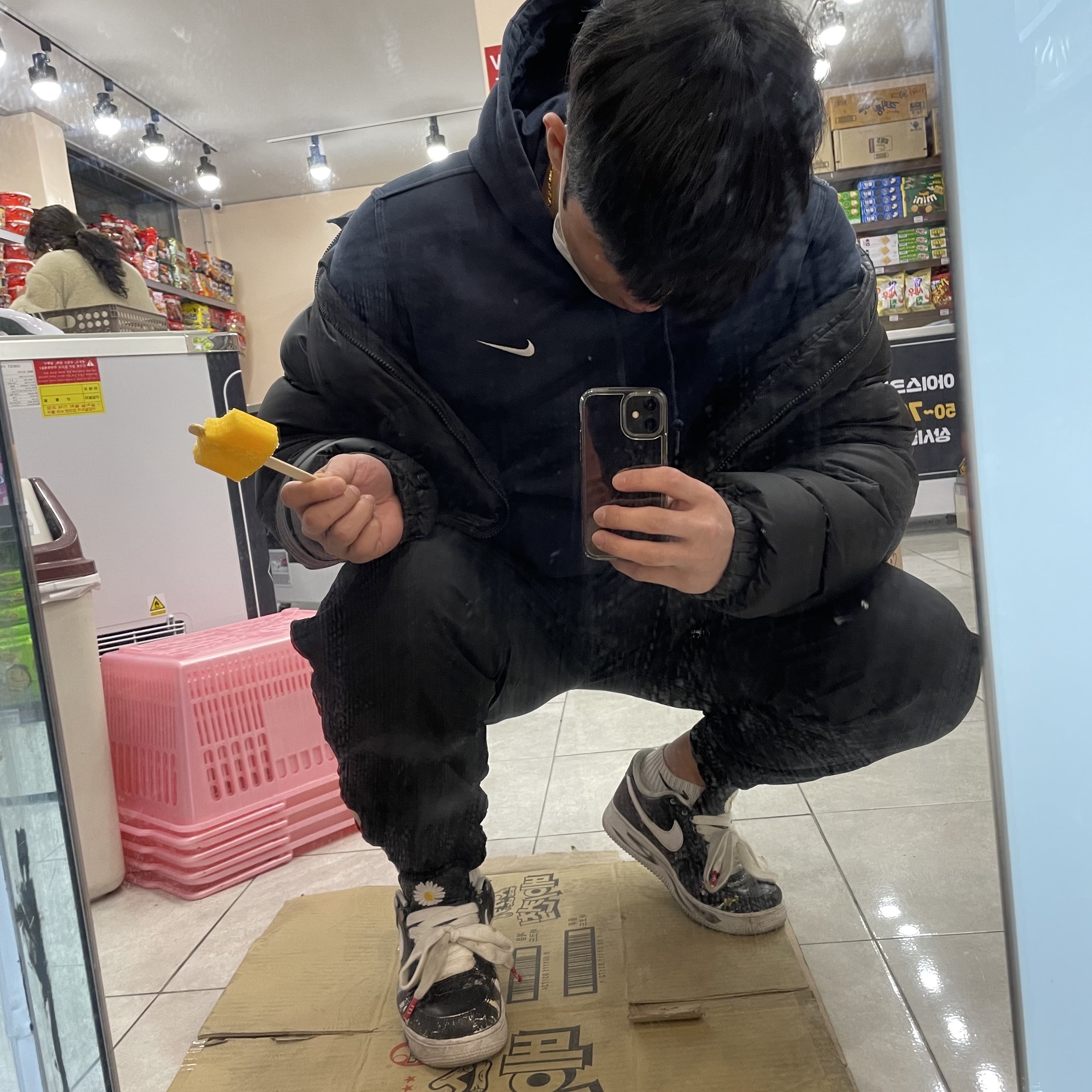 Nike x Peaceminusone Air Force 1 Low Para-Noise 착용 스타일