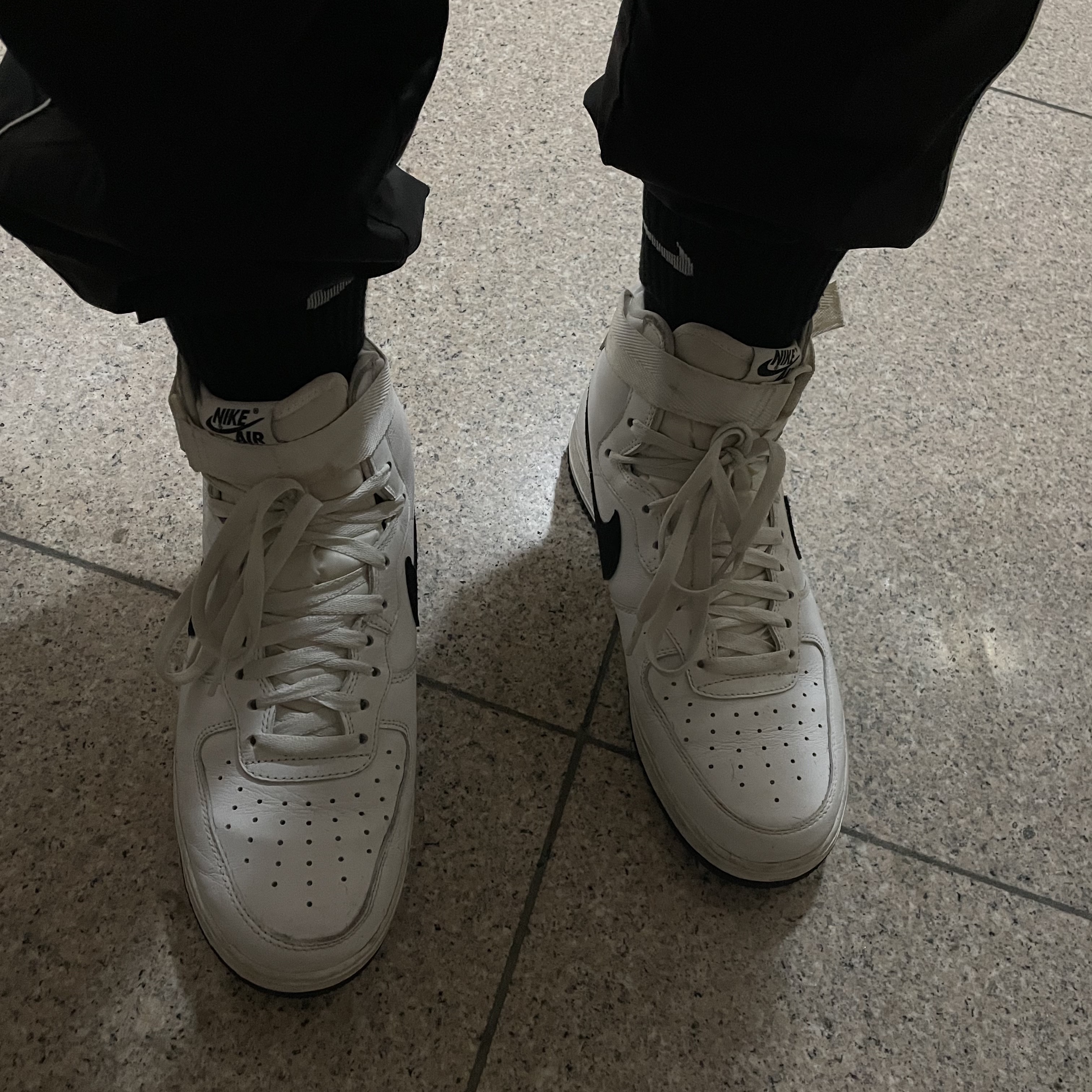 Nike Air Force 1 High Retro QS Summit White Chocolate 착용 스타일