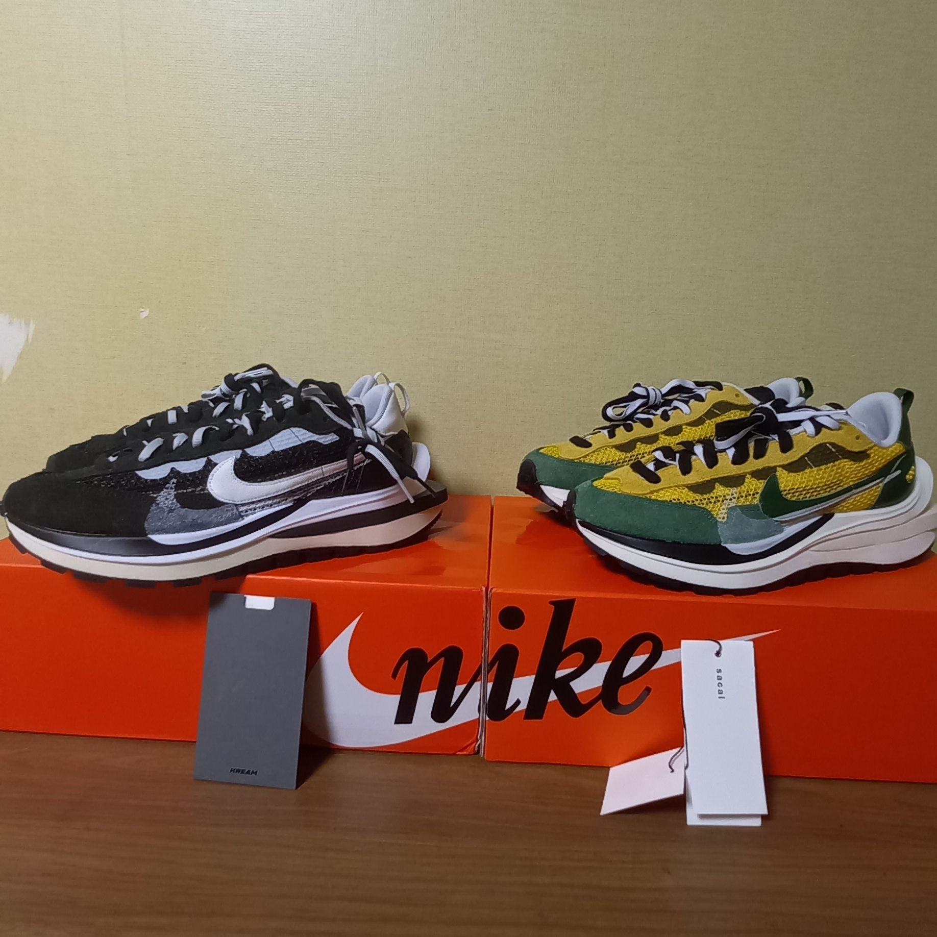 Nike x Sacai VaporWaffle Black White, Nike x Sacai VaporWaffle Tour Yellow & Gorge Green Sail 착용 스타일 - 2