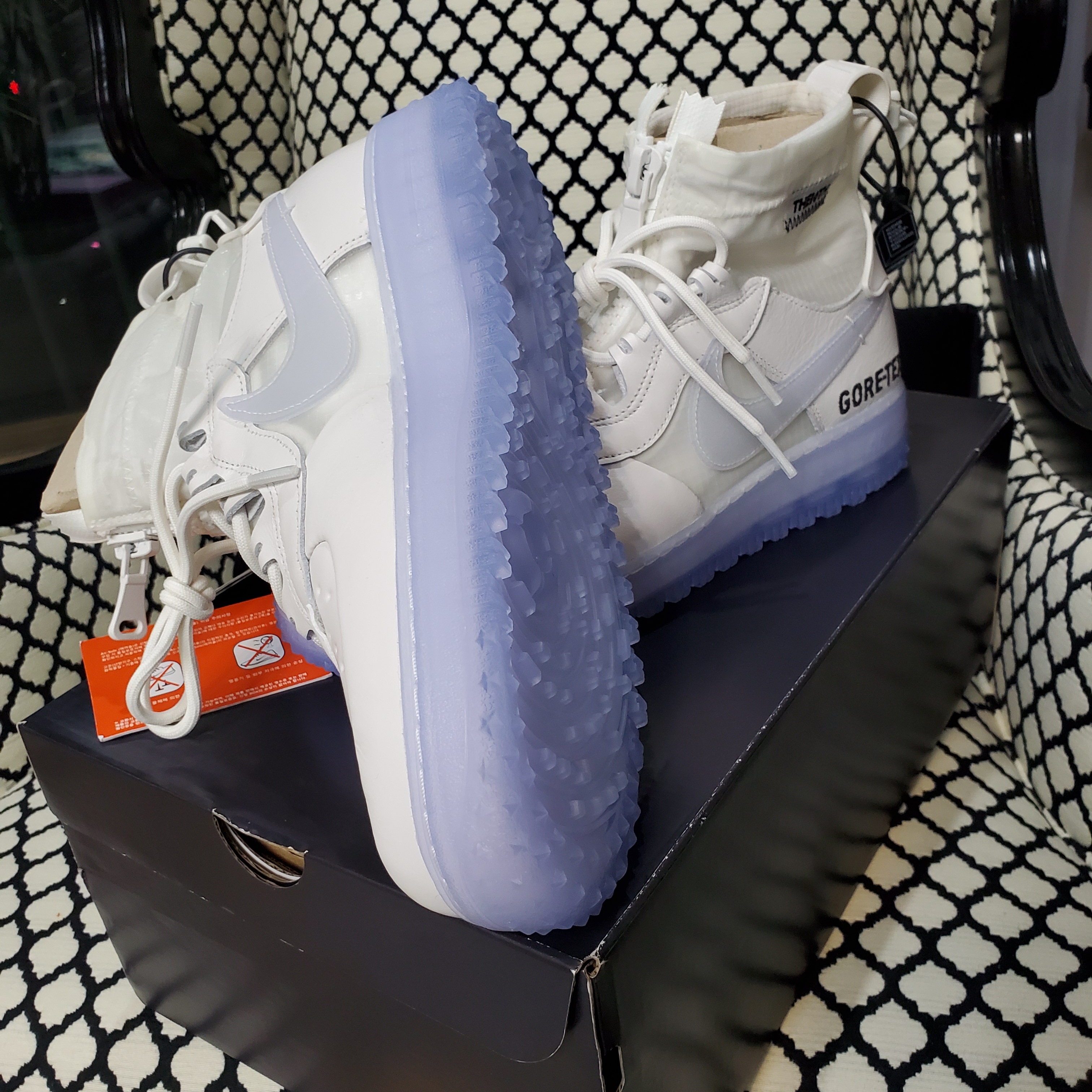 Nike Air Force 1 Gore-Tex High Phantom White 착용 스타일 - 2