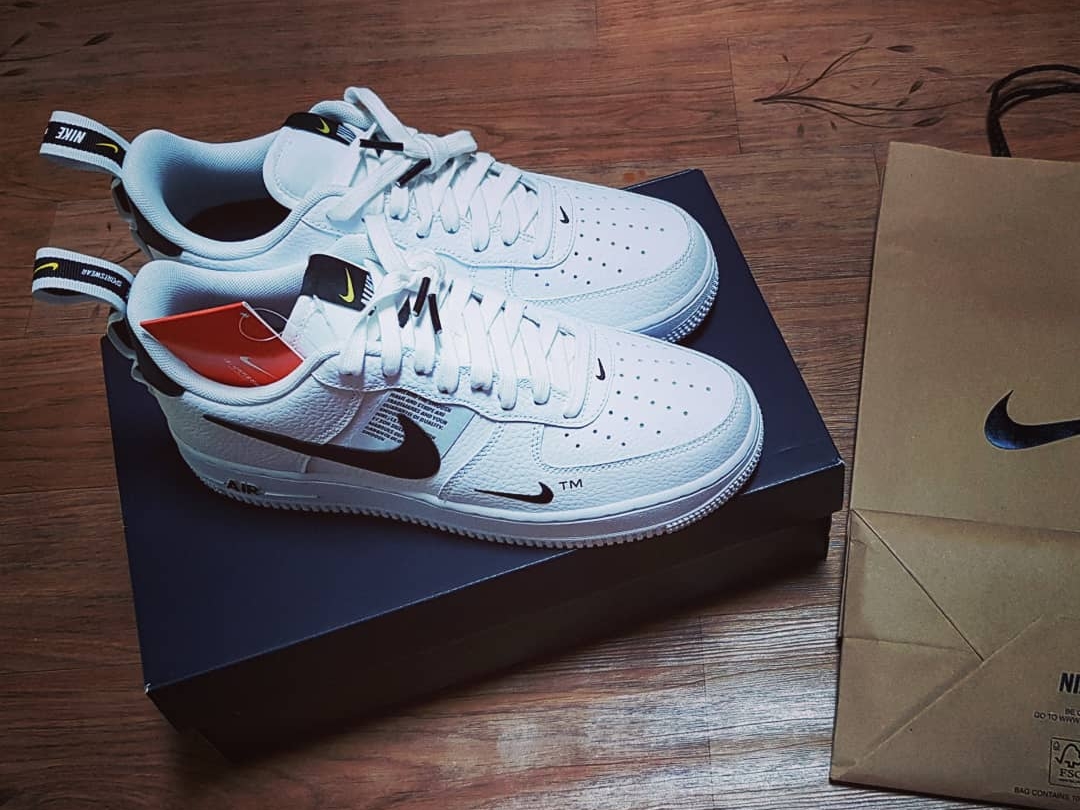 Nike Air Force 1 Low Utility White Black 착용 스타일 - 2