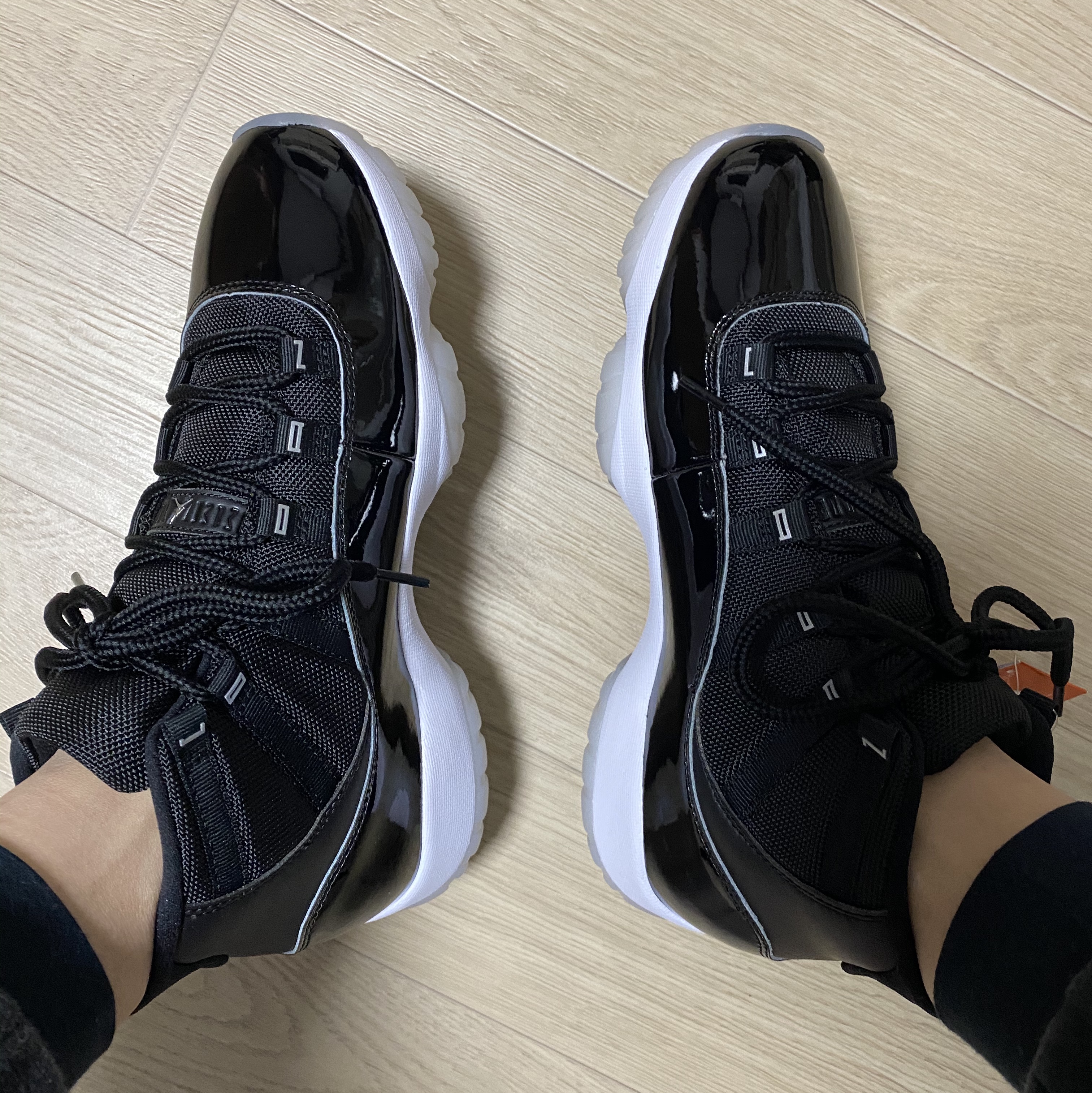 Jordan 11 Retro Jubilee 착용 스타일 - 2