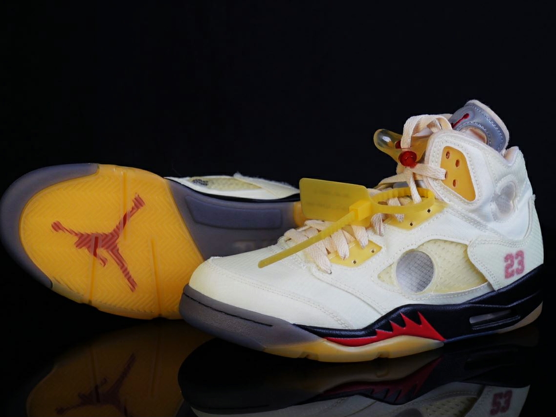 Jordan 5 x Off-White Retro SP Sail Fire Red 착용 스타일
