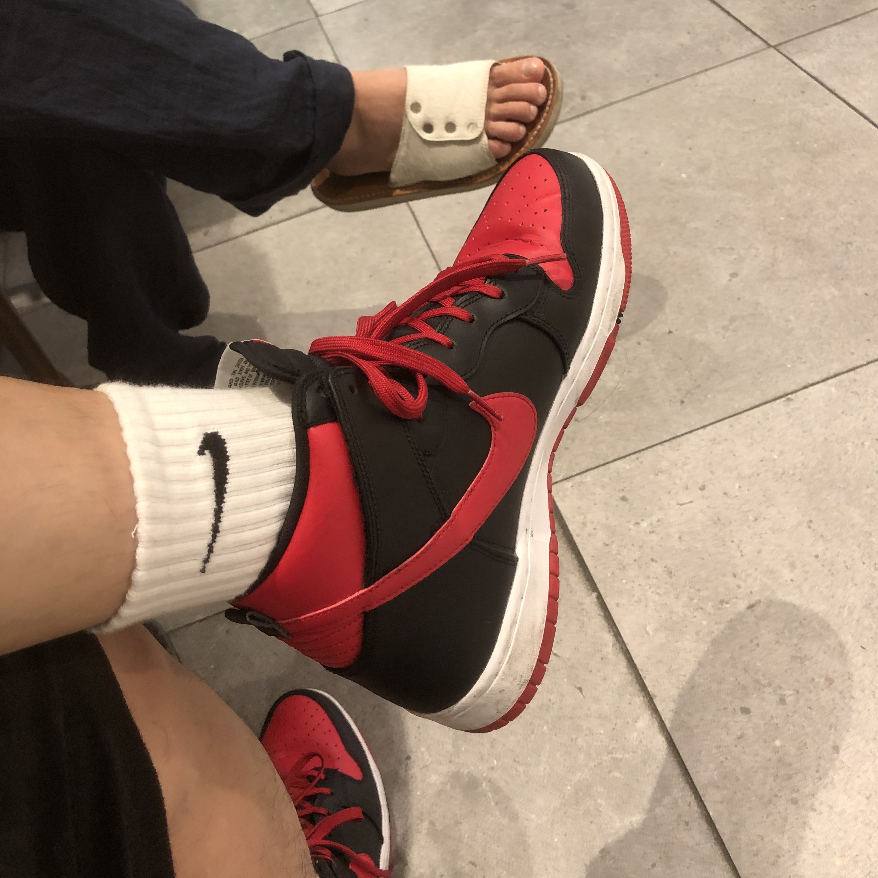 Nike Dunk CMFT Bred 착용 스타일