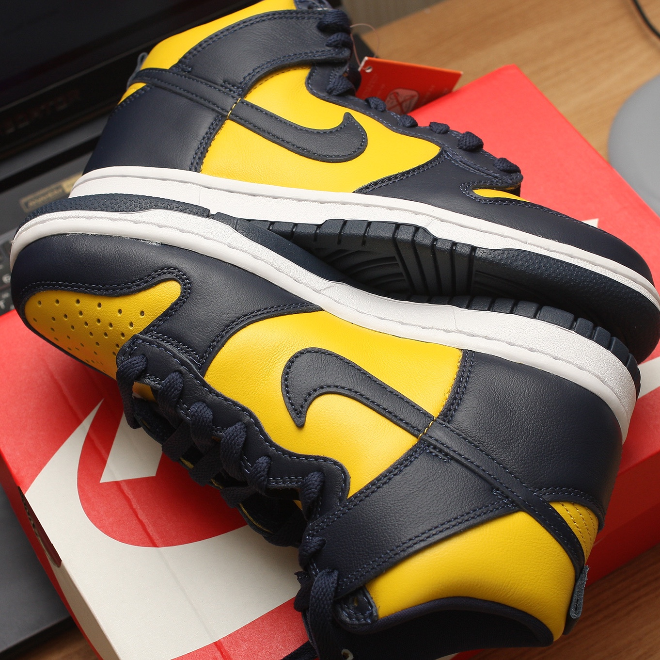 Nike Dunk High SP Maize & Blue 착용 스타일 - 1