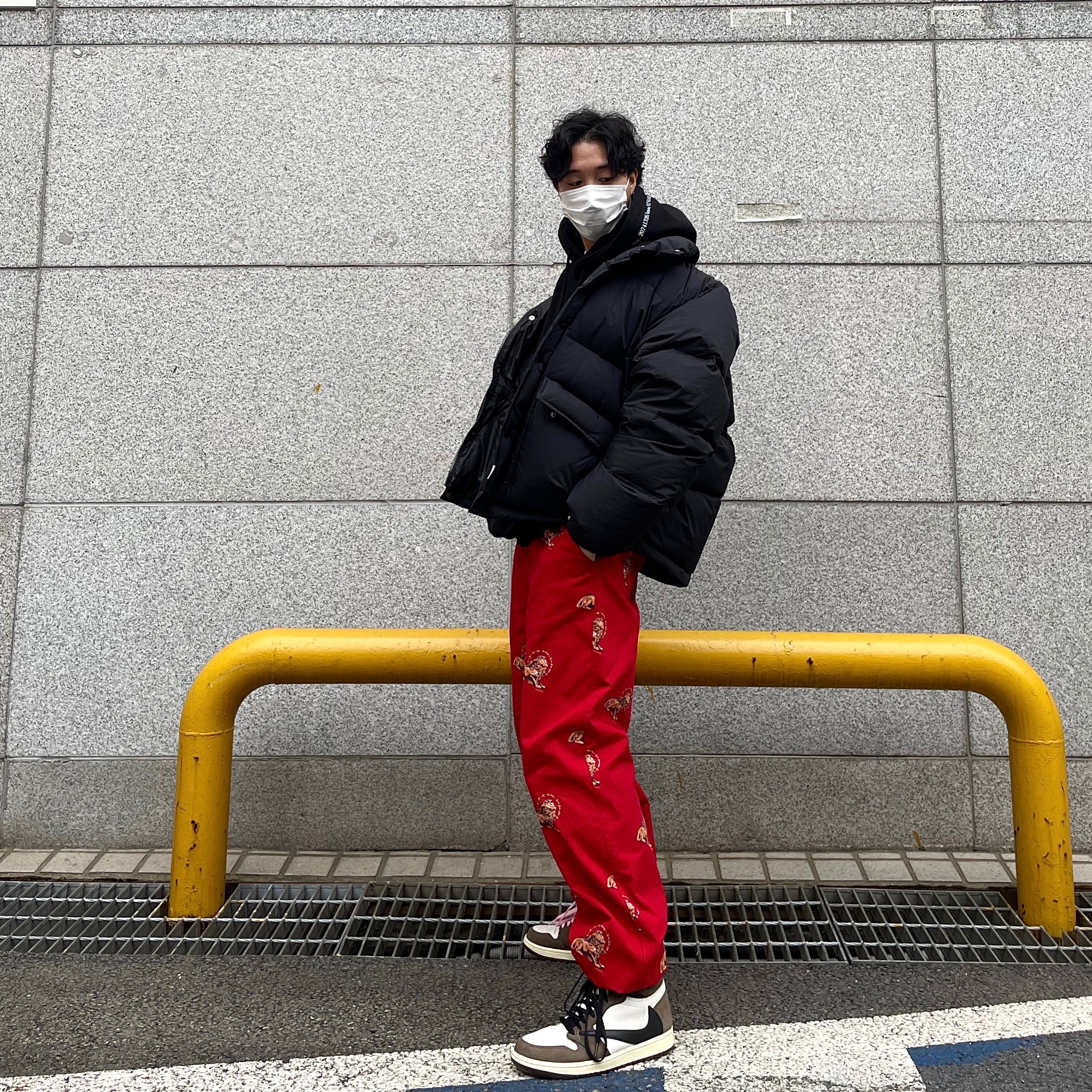 Jordan 1 x Travis Scott Retro High OG SP Mocha 착용 스타일 - 1