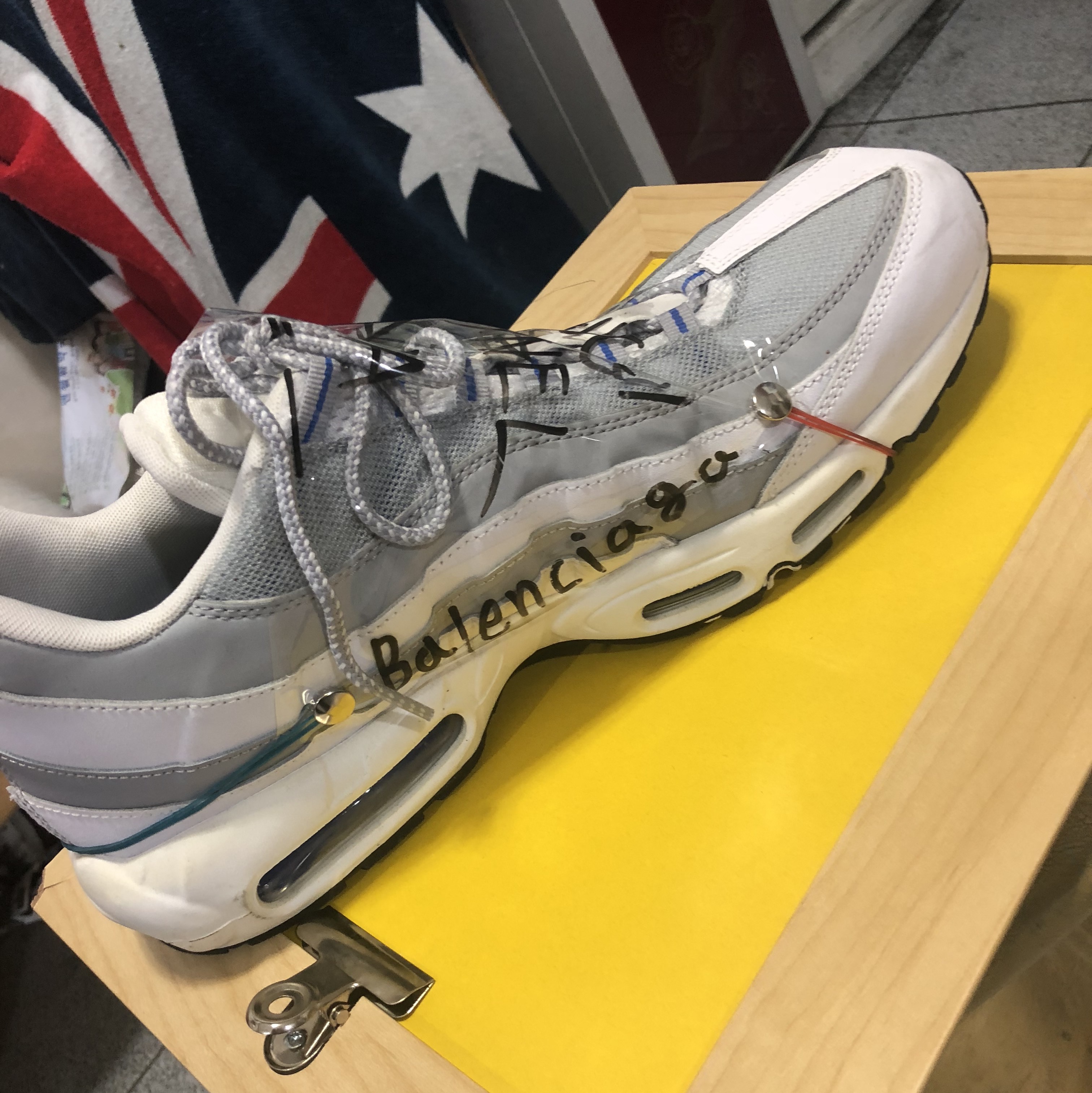 Nike Air Max 95 Essential Particle Grey 착용 스타일 - 3