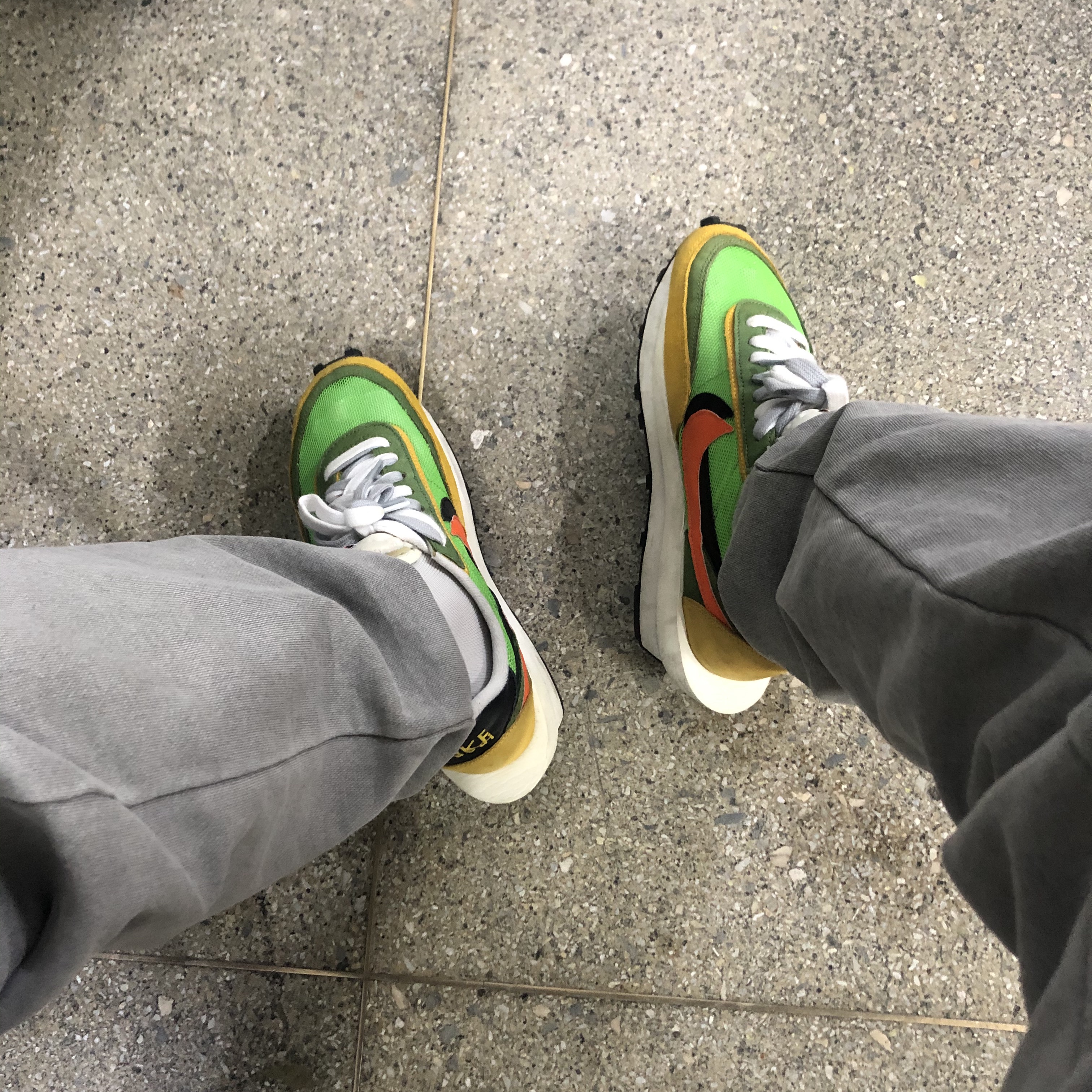 Nike x Sacai LDWaffle Green Multi 착용 스타일