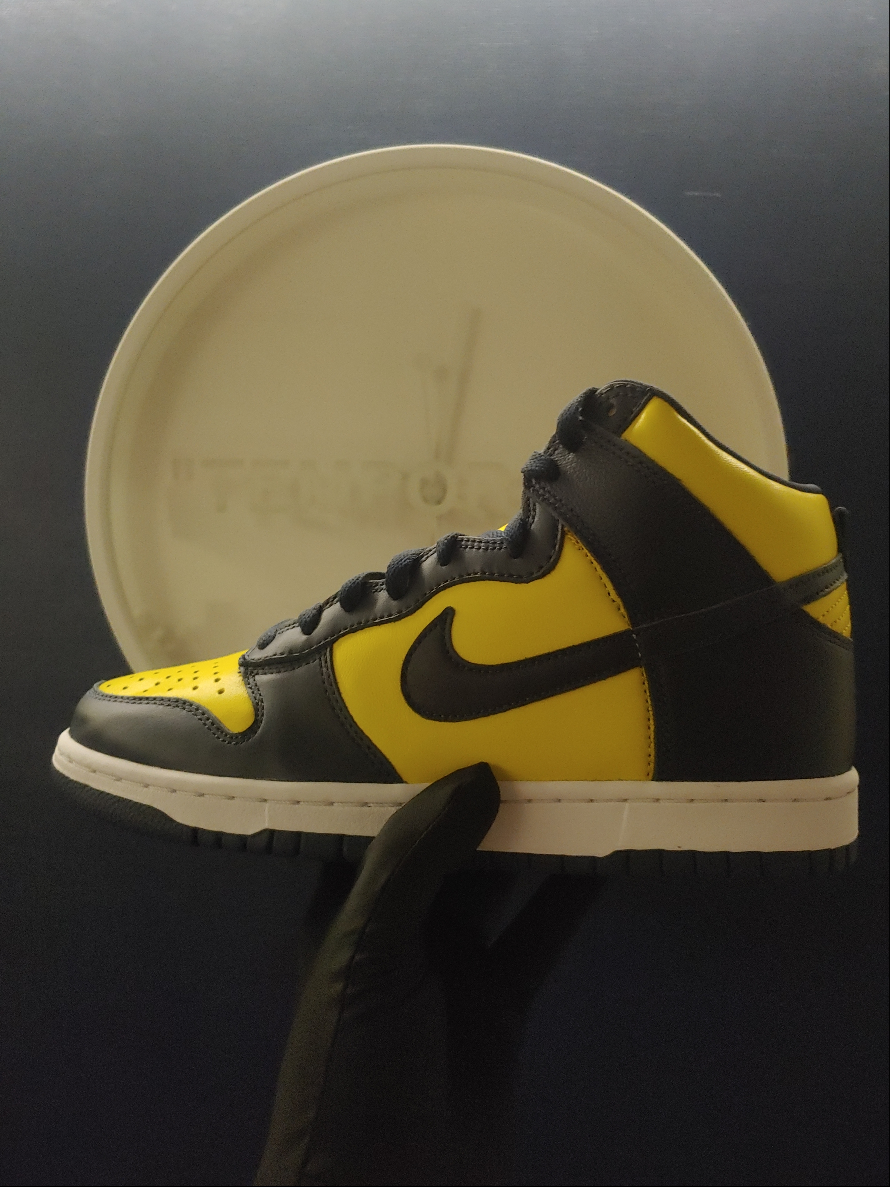 Jordan 1 Retro High Baroque Brown, Converse x Moncler x Fragment Chuck 70 Ox White 착용 스타일 - 5