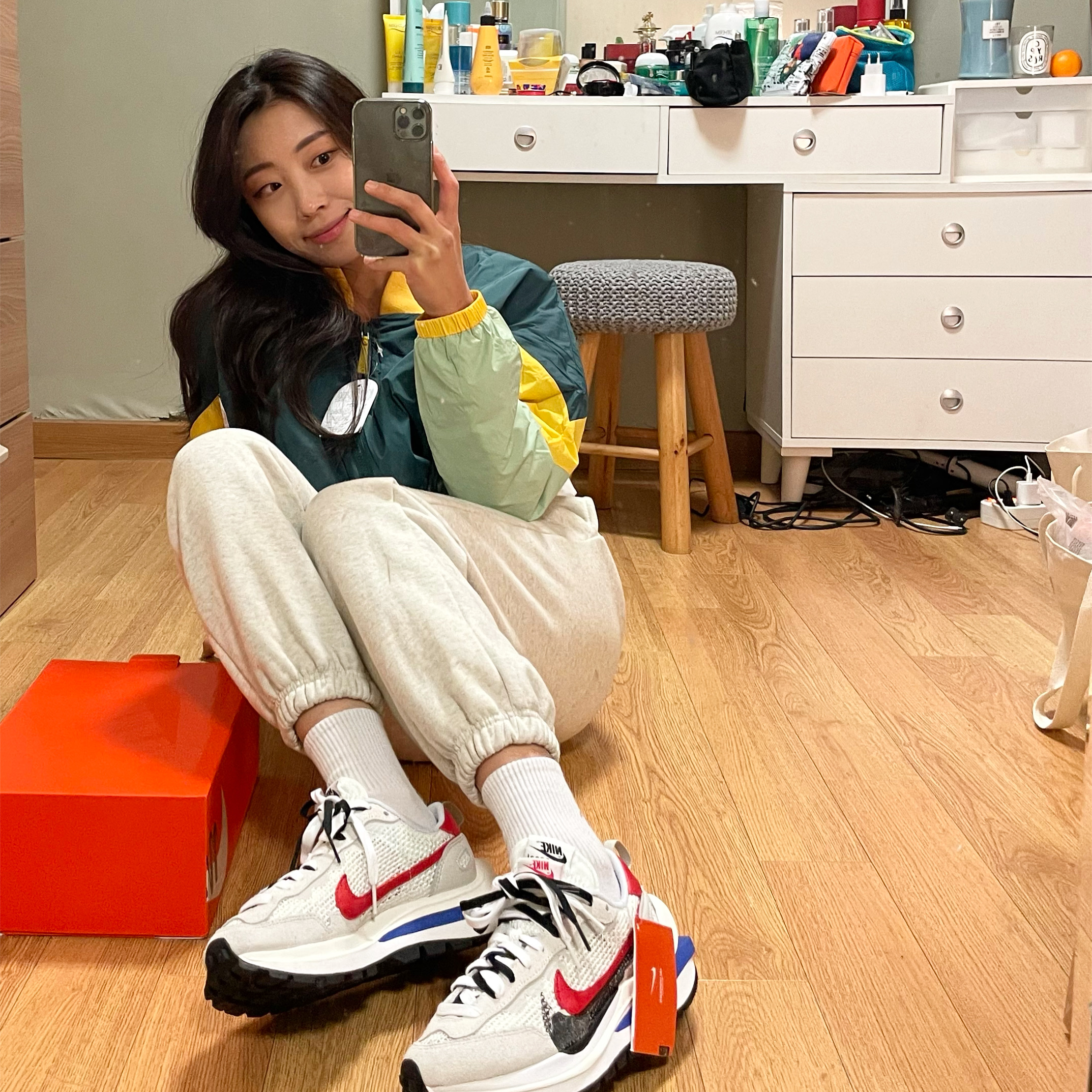 Nike x Sacai VaporWaffle Royal Fuchsia 착용 스타일 - 1