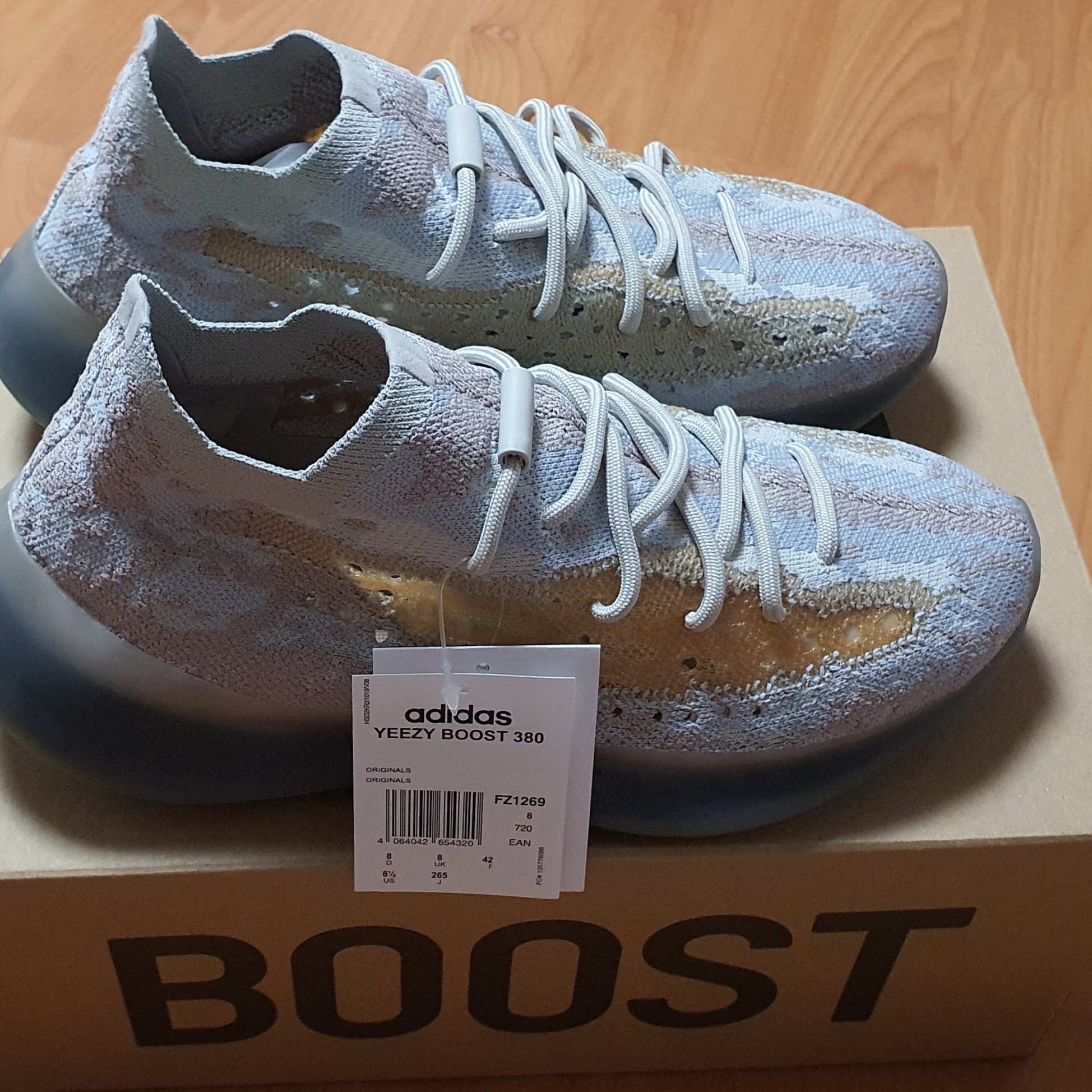 Adidas Yeezy Boost 380 Pepper - Non-Reflective 착용 스타일