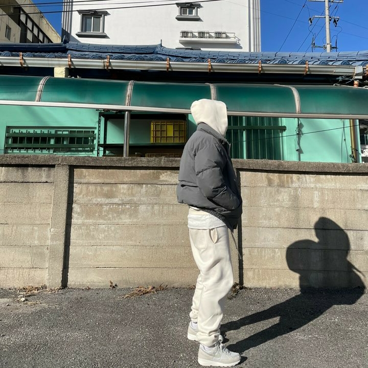 Nike x Fear of God Air Skylon 2 Light Bone, Essentials Puffer Jacket Silver Reflective - 20SS 착용 스타일 - 2
