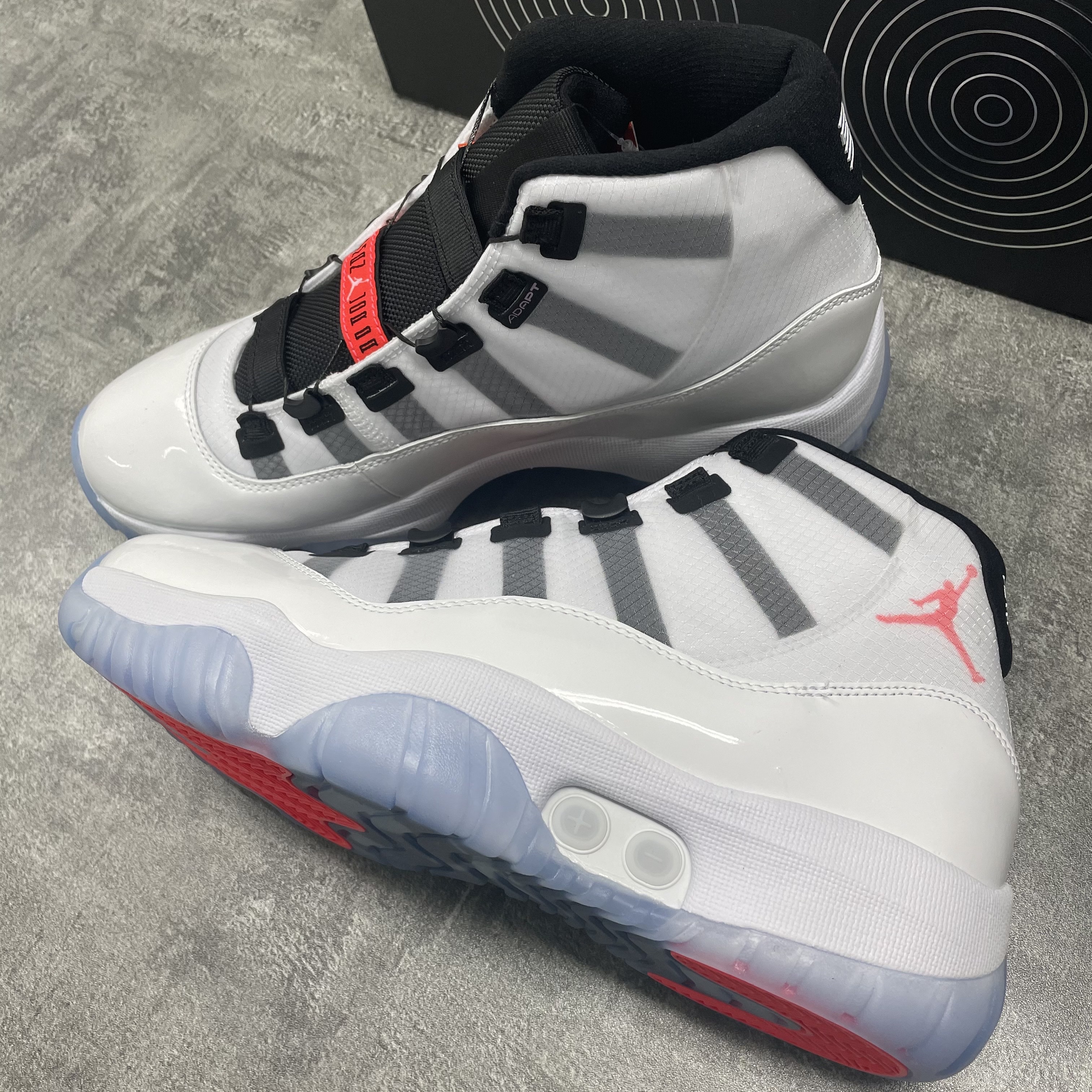 Jordan 11 Adapt (KR Charger) 착용 스타일 - 3