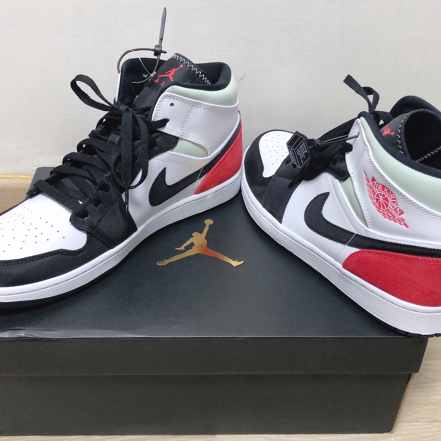 Jordan 1 Mid SE Track Red 착용 스타일 - 4