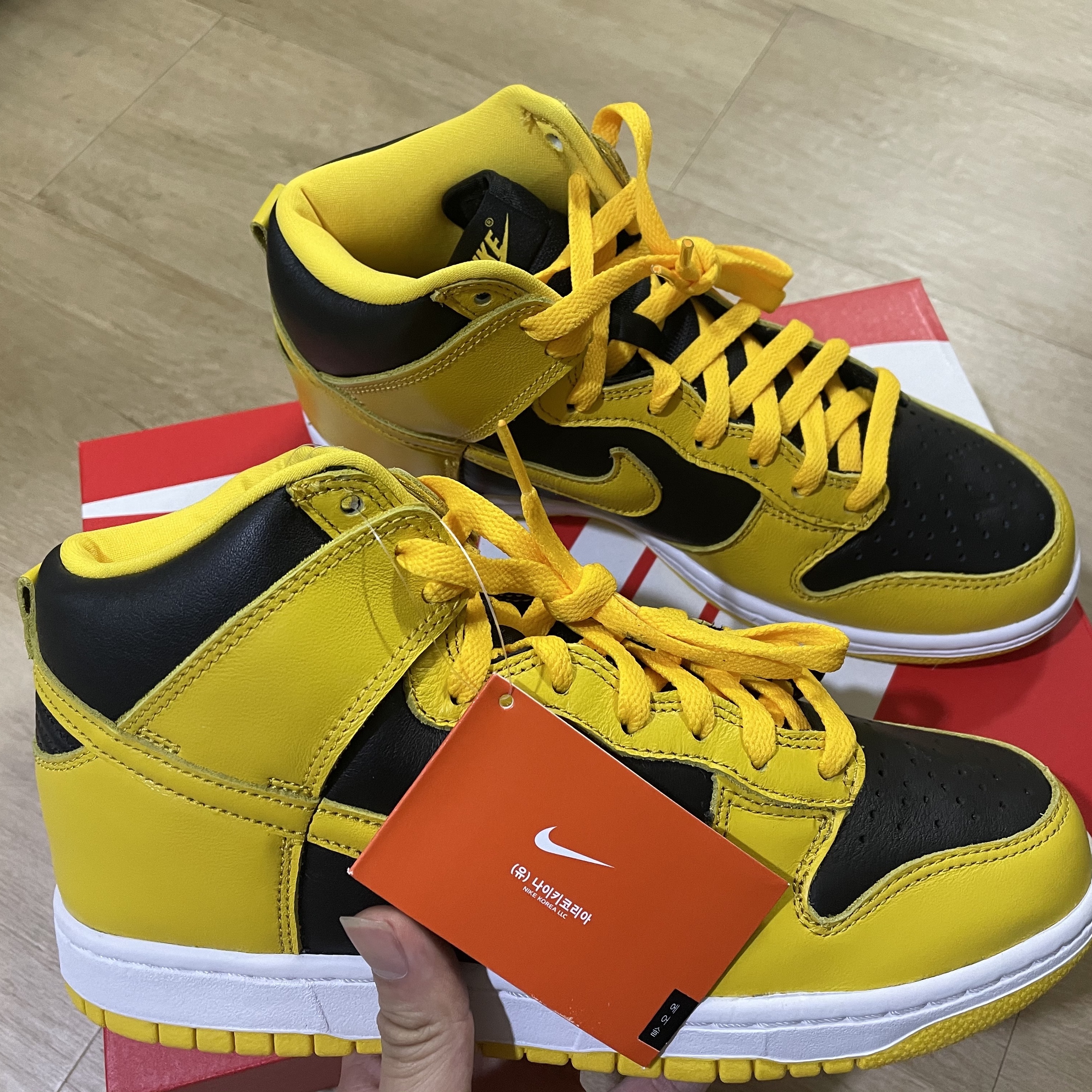 Nike Dunk High SP Varsity Maize 착용 스타일