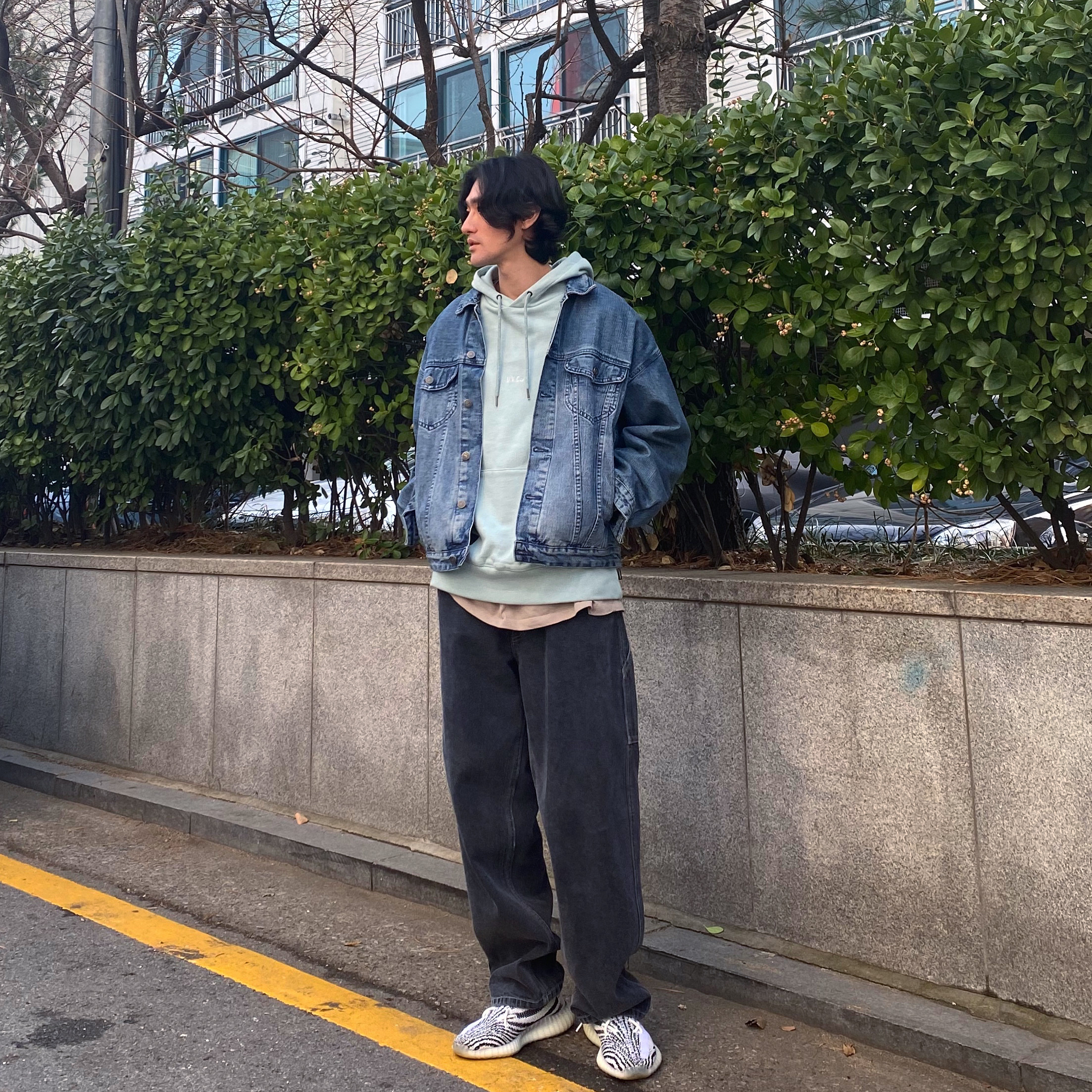 Adidas Yeezy Boost 350 V2 Zebra 2017/2019/2020 착용 스타일