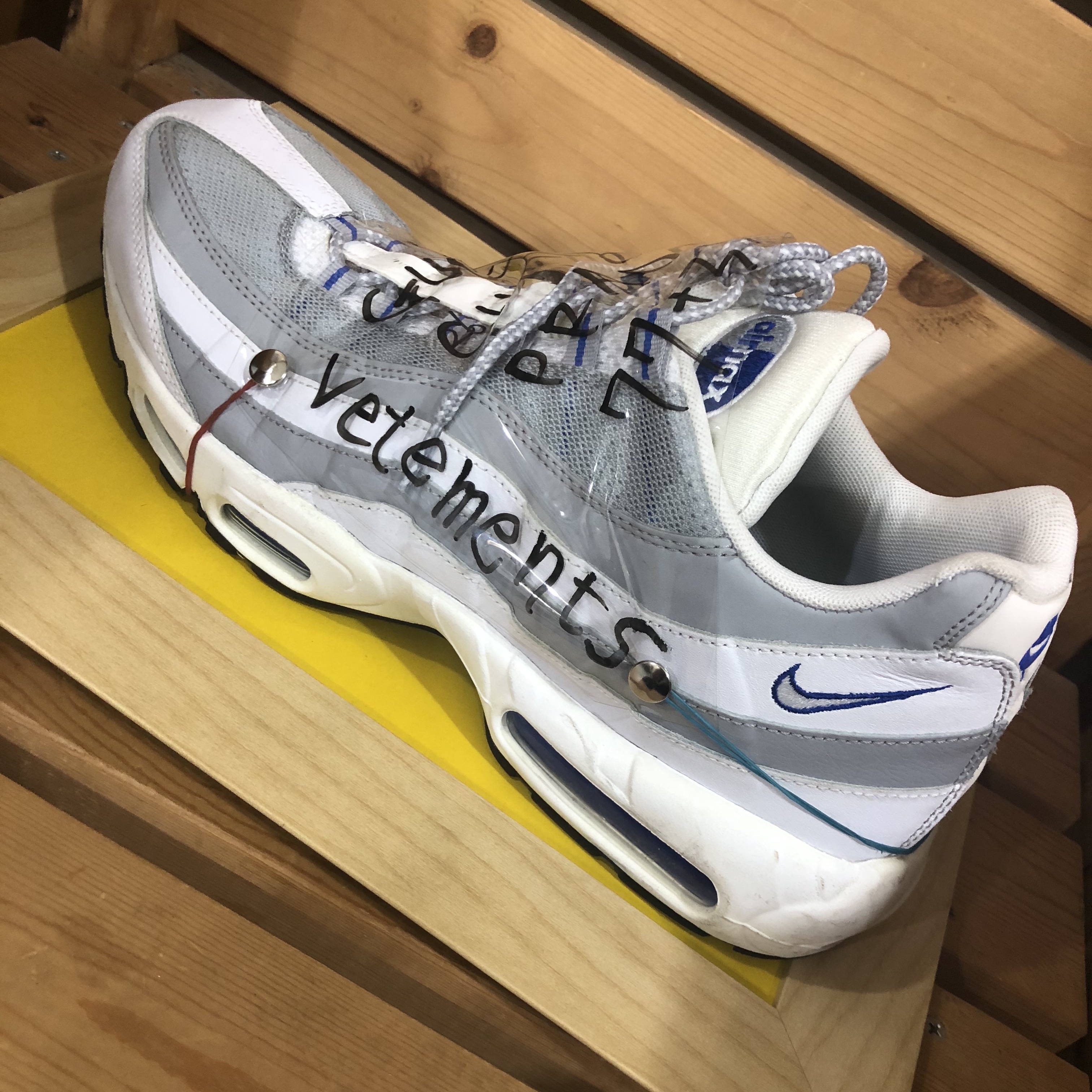 Nike Air Max 95 Essential Particle Grey 착용 스타일 - 4