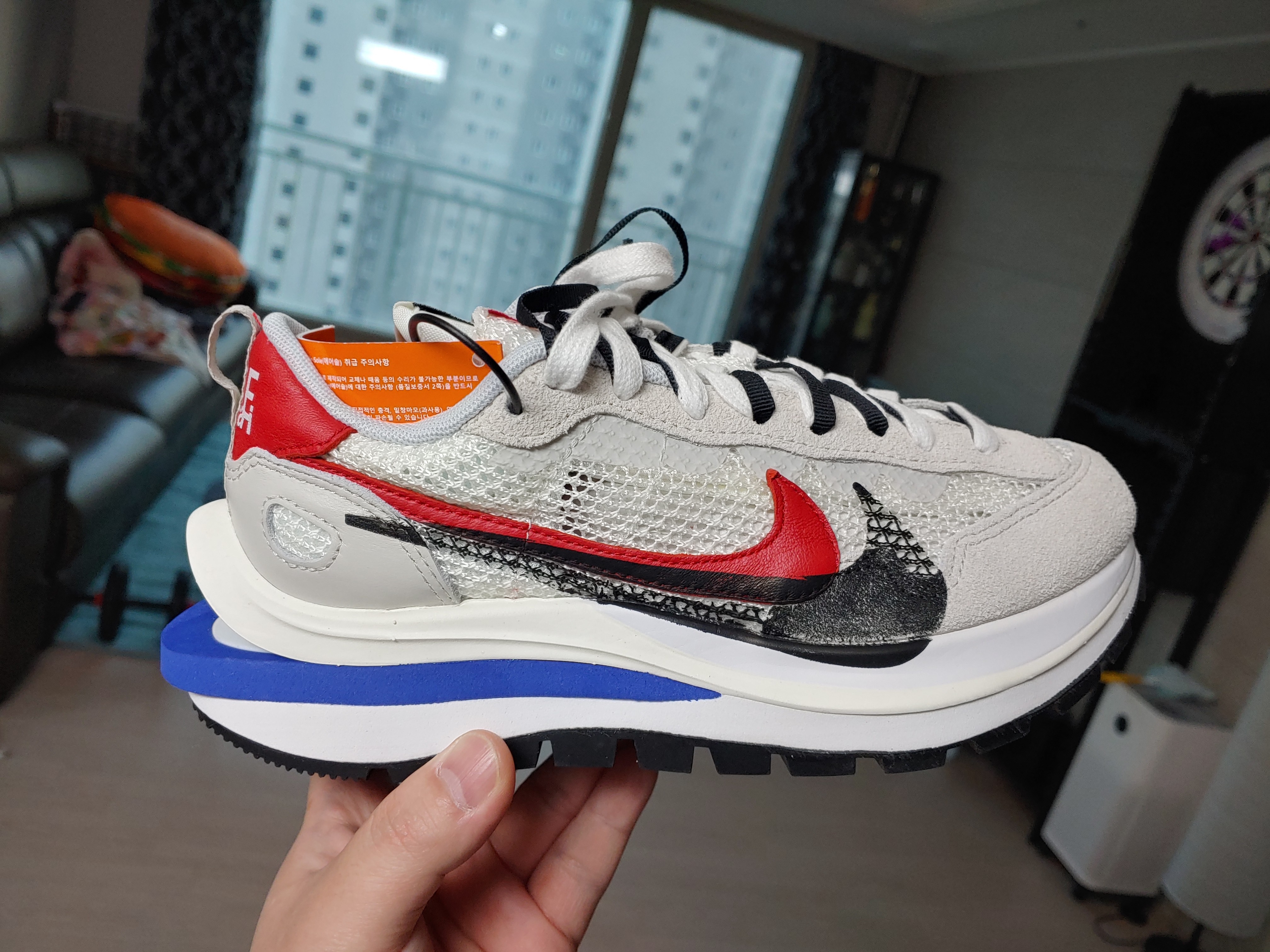 Nike x Sacai VaporWaffle Royal Fuchsia 착용 스타일