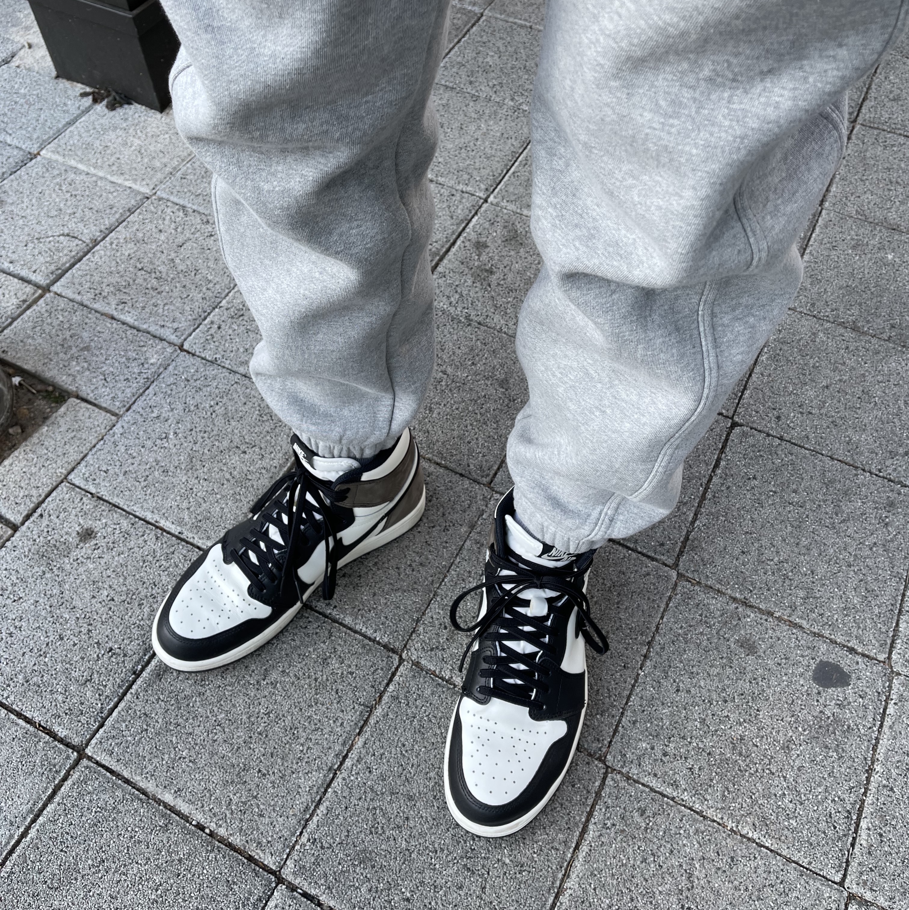 Jordan 1 Retro High OG Black Mocha 착용 스타일
