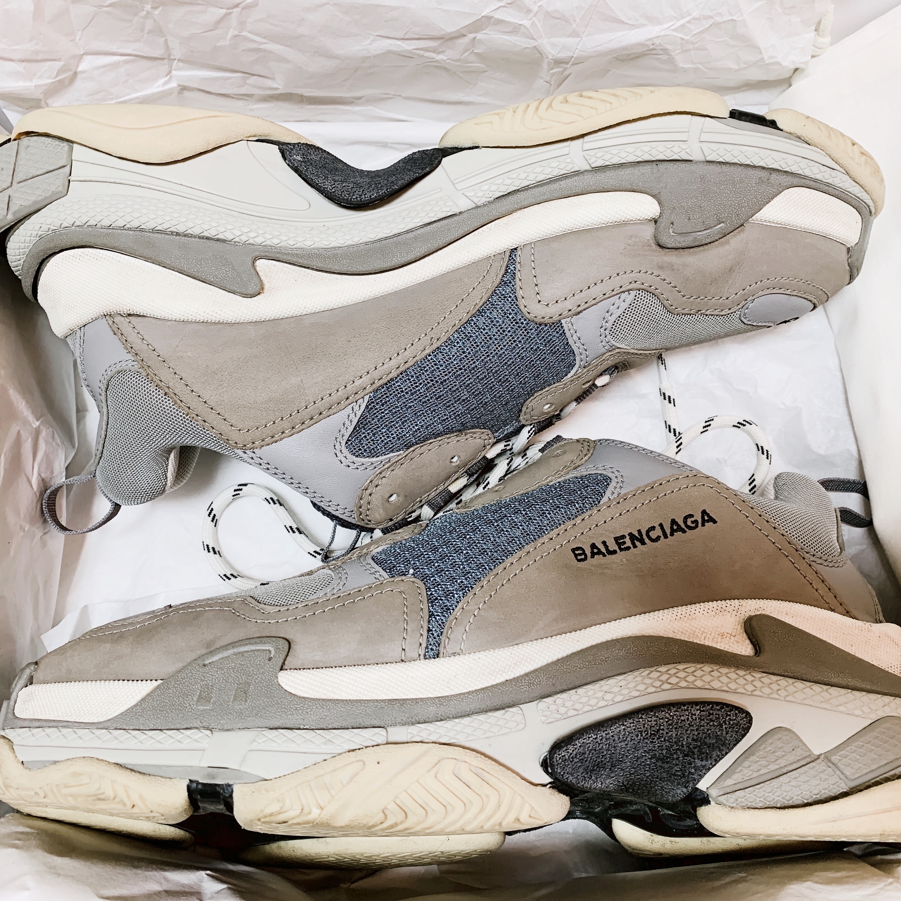 Balenciaga Triple S Grey 2018 착용 스타일
