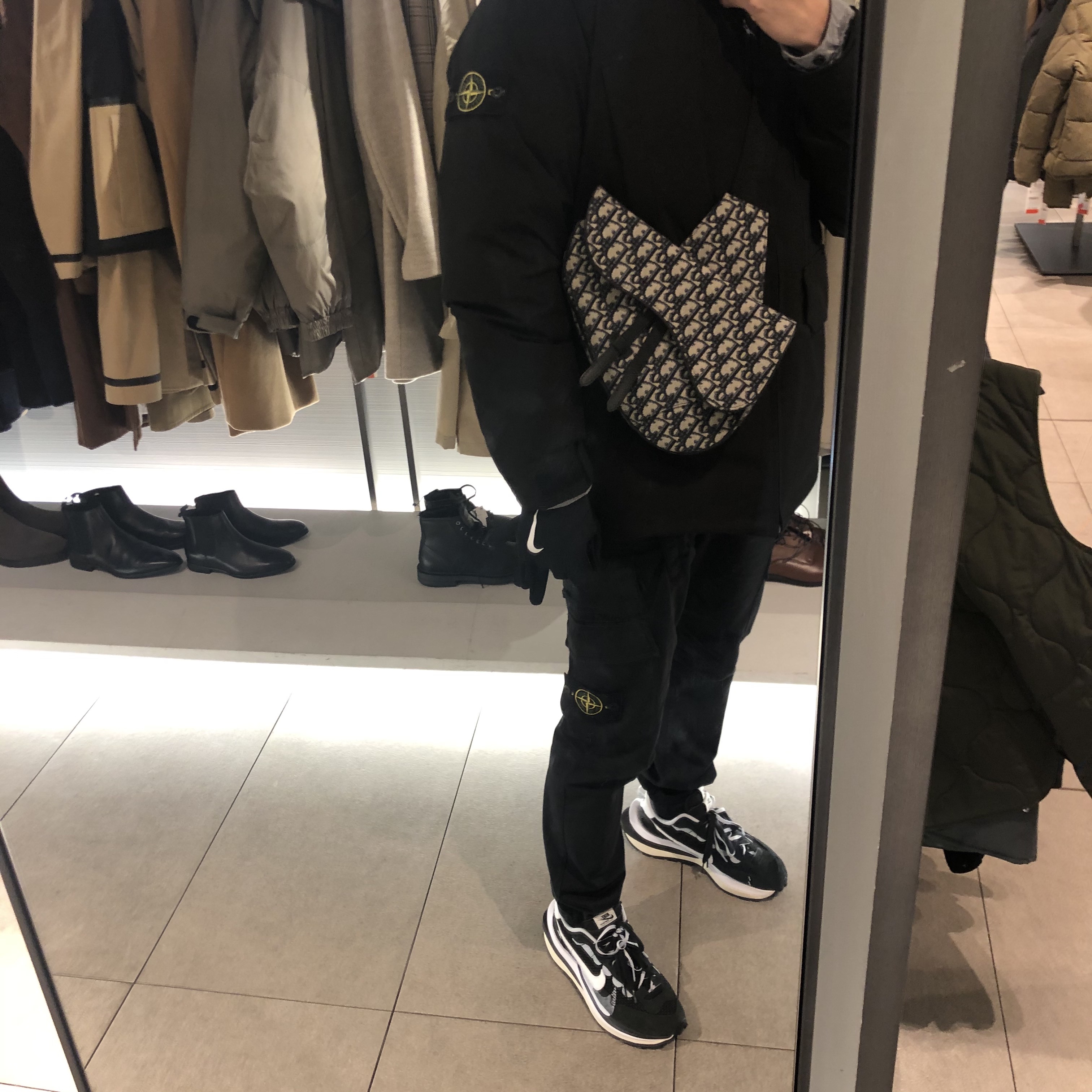 Nike x Sacai VaporWaffle Black White, Dior Saddle Bag Beige & Black Dior Oblique Jacquard 착용 스타일 - 1