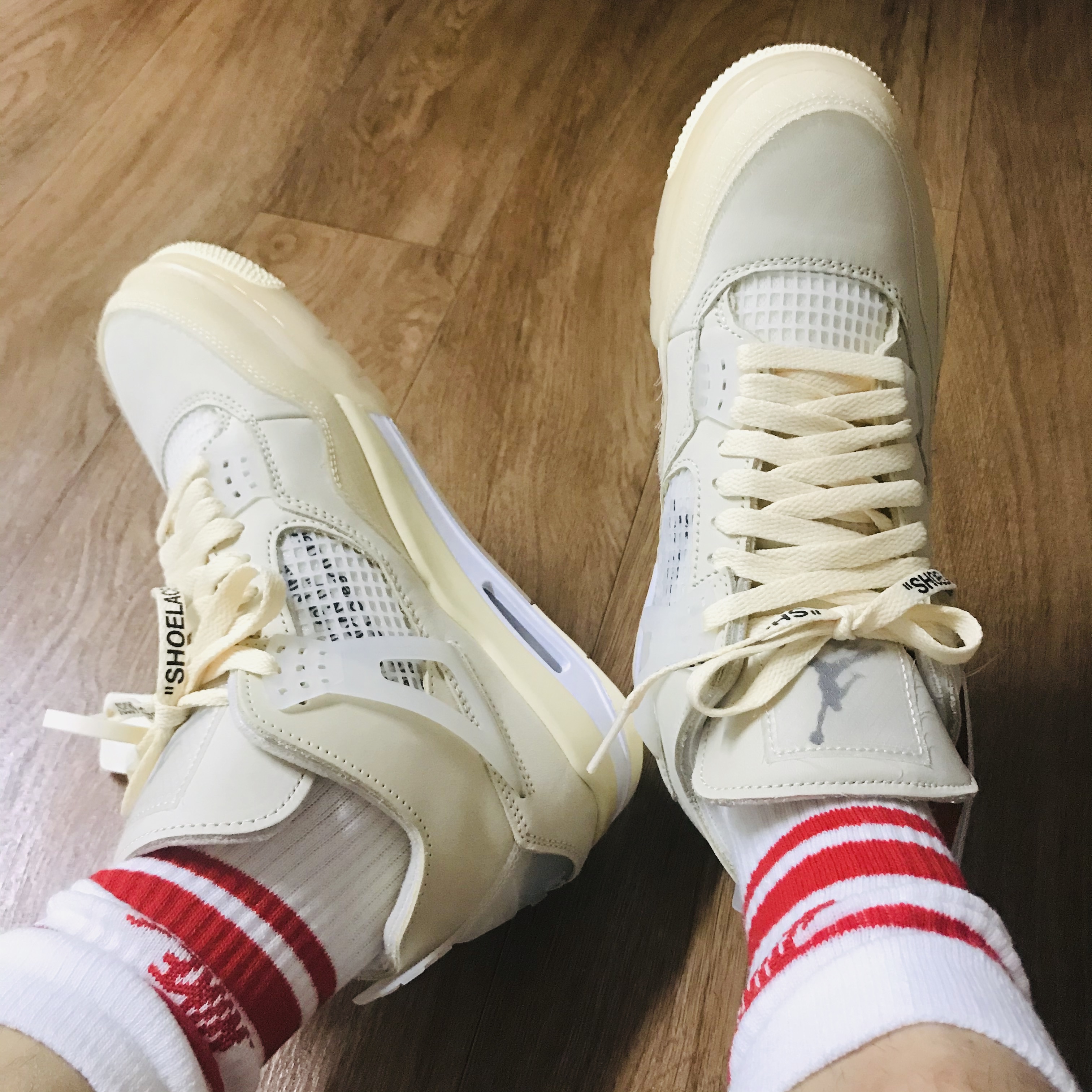 (W) Jordan 4 x Off-White Retro SP Sail 착용 스타일