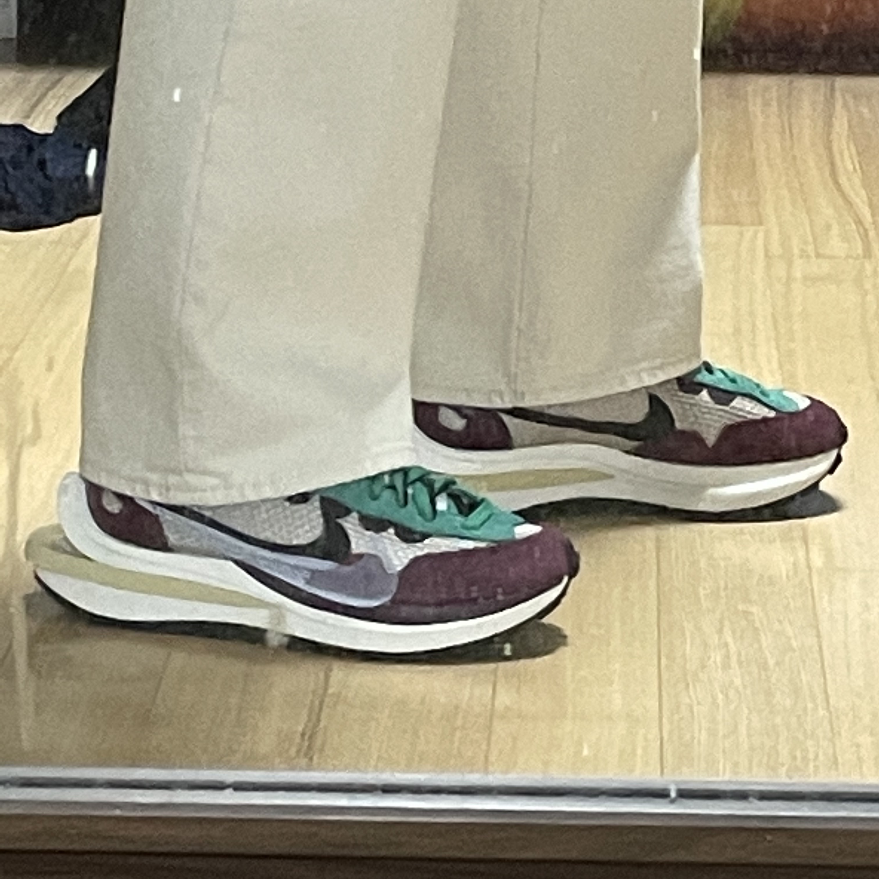 Nike x Sacai VaporWaffle String & Black Villain Red 착용 스타일