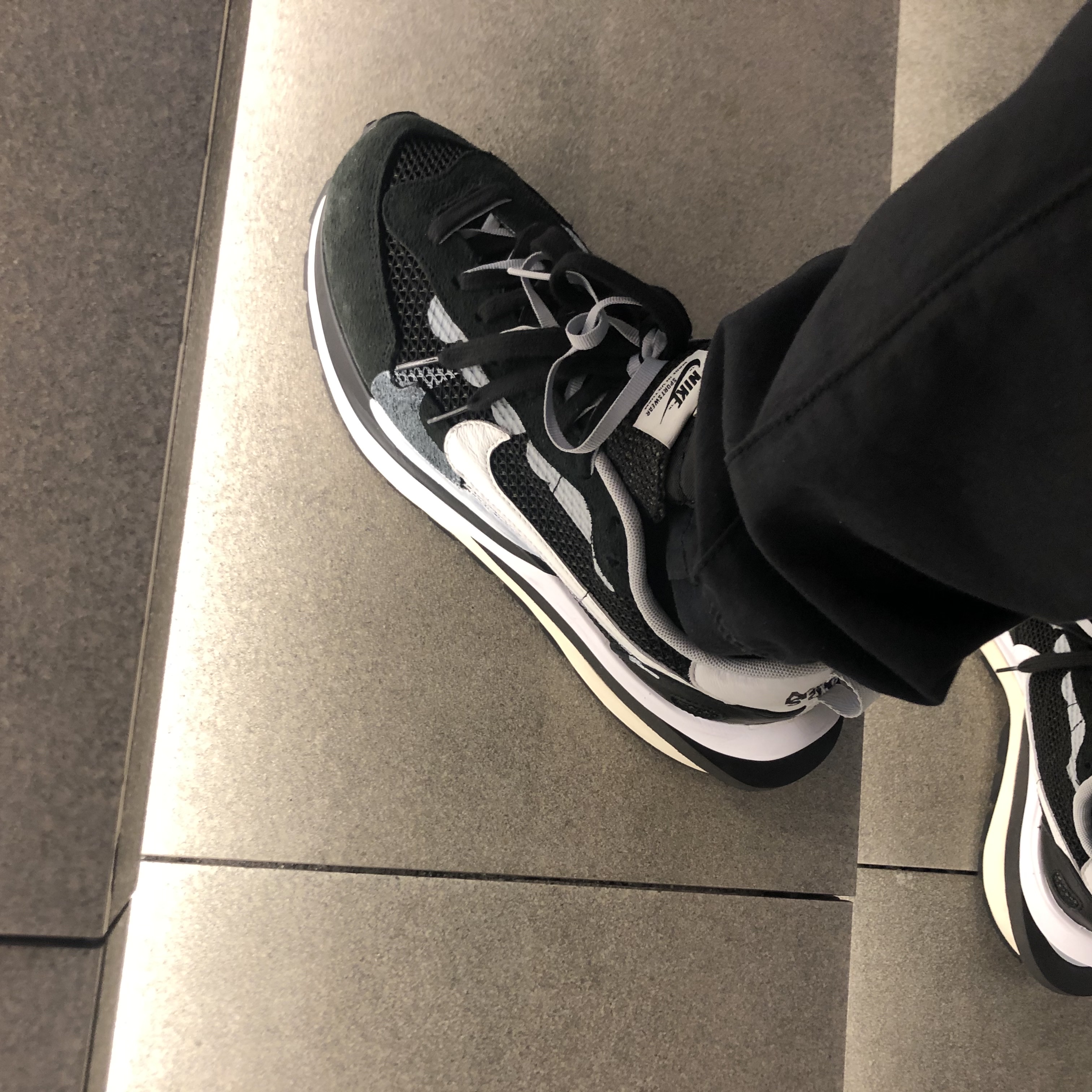 Nike x Sacai VaporWaffle Black White, Dior Saddle Bag Beige & Black Dior Oblique Jacquard 착용 스타일 - 2