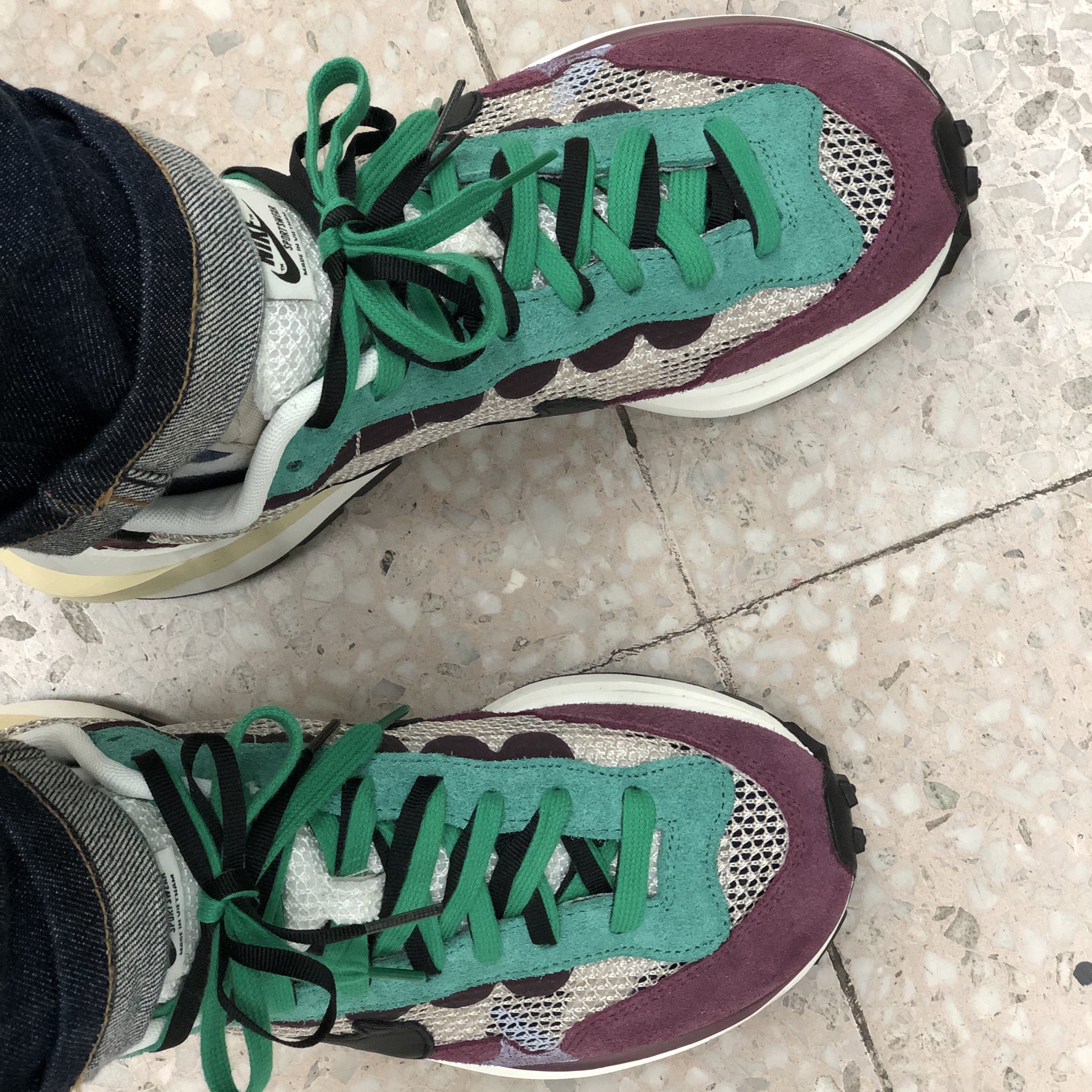 Nike x Sacai VaporWaffle String & Black Villain Red 착용 스타일 - 1