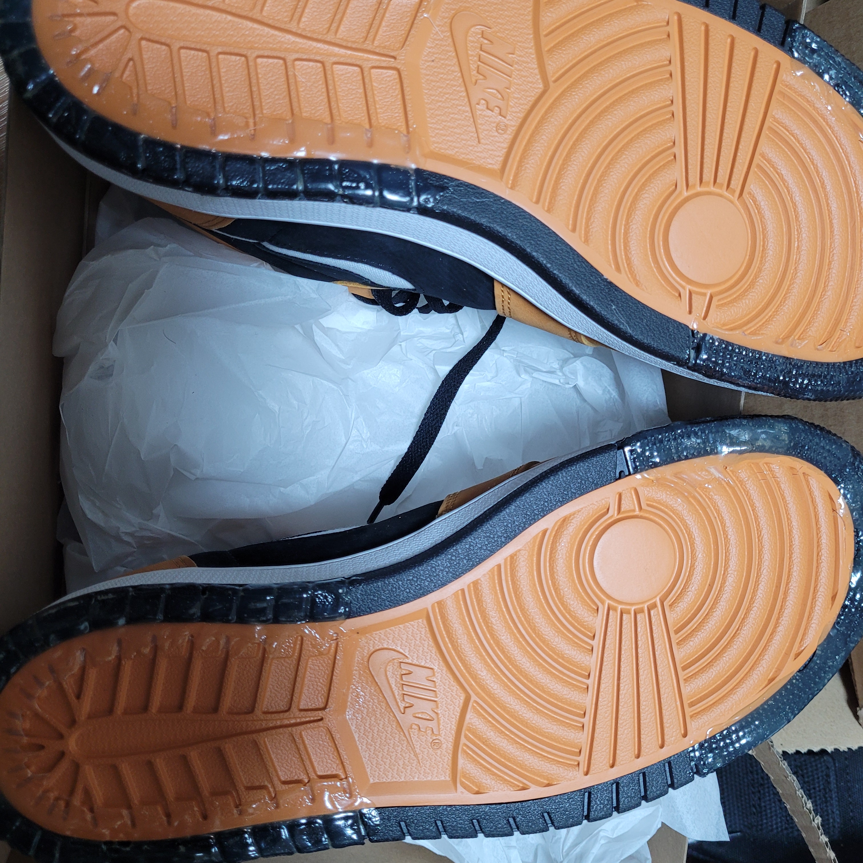 Jordan 1 Zoom Air CMFT Monarch Orange 착용 스타일