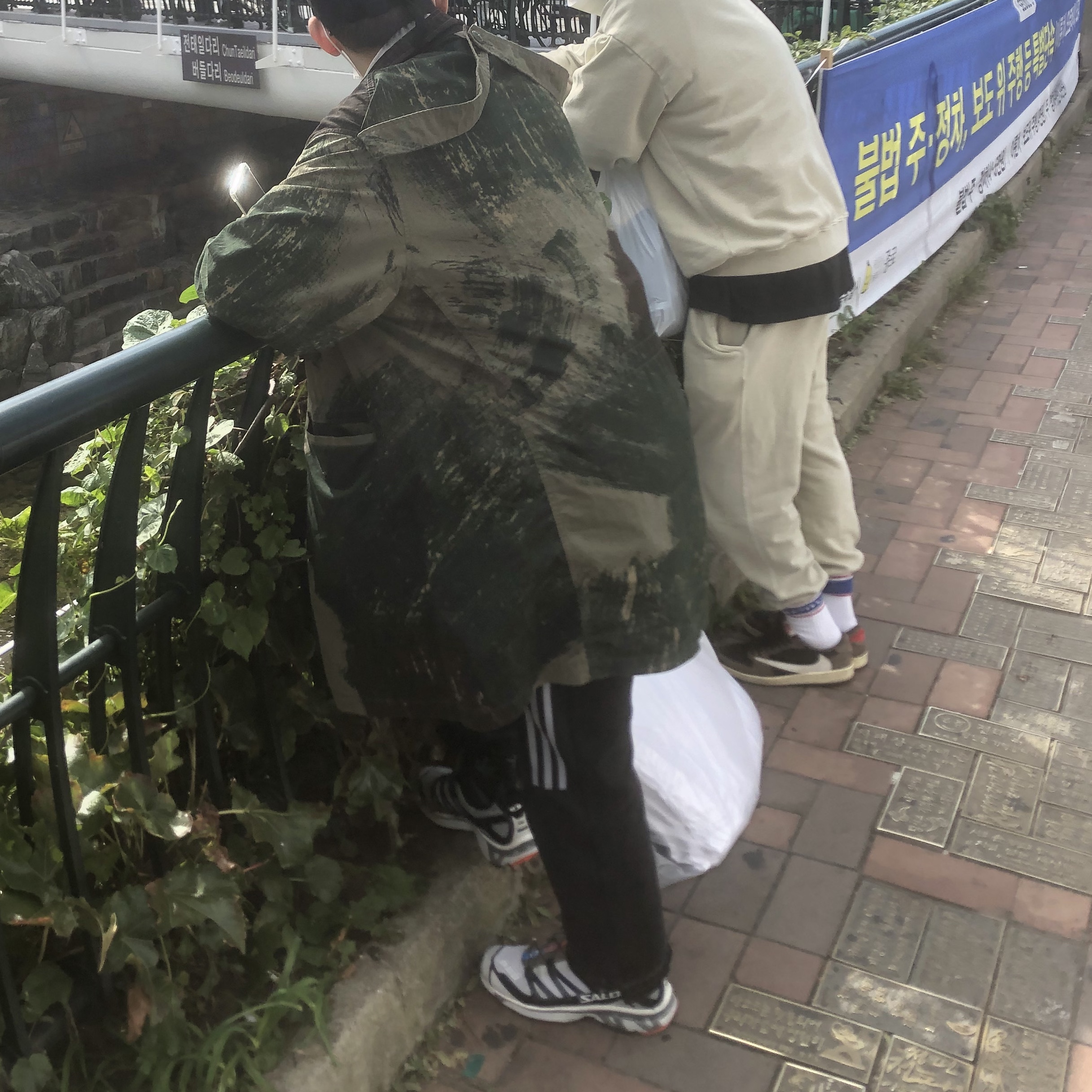 Salomon XT-6 ADV White, Jordan 1 x Travis Scott Retro Low OG SP Mocha 착용 스타일
