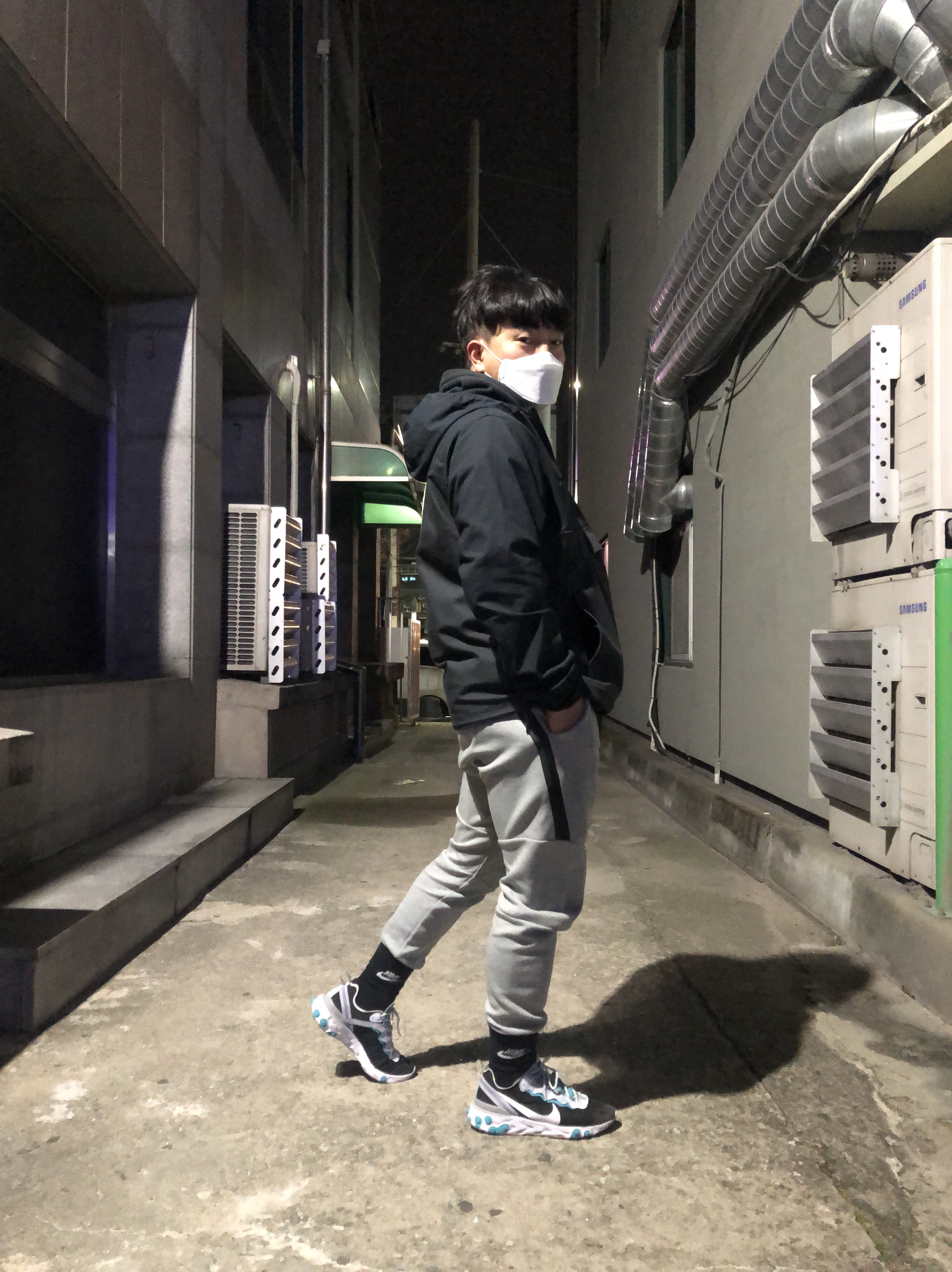 Nike React Element 55 Black White 착용 스타일